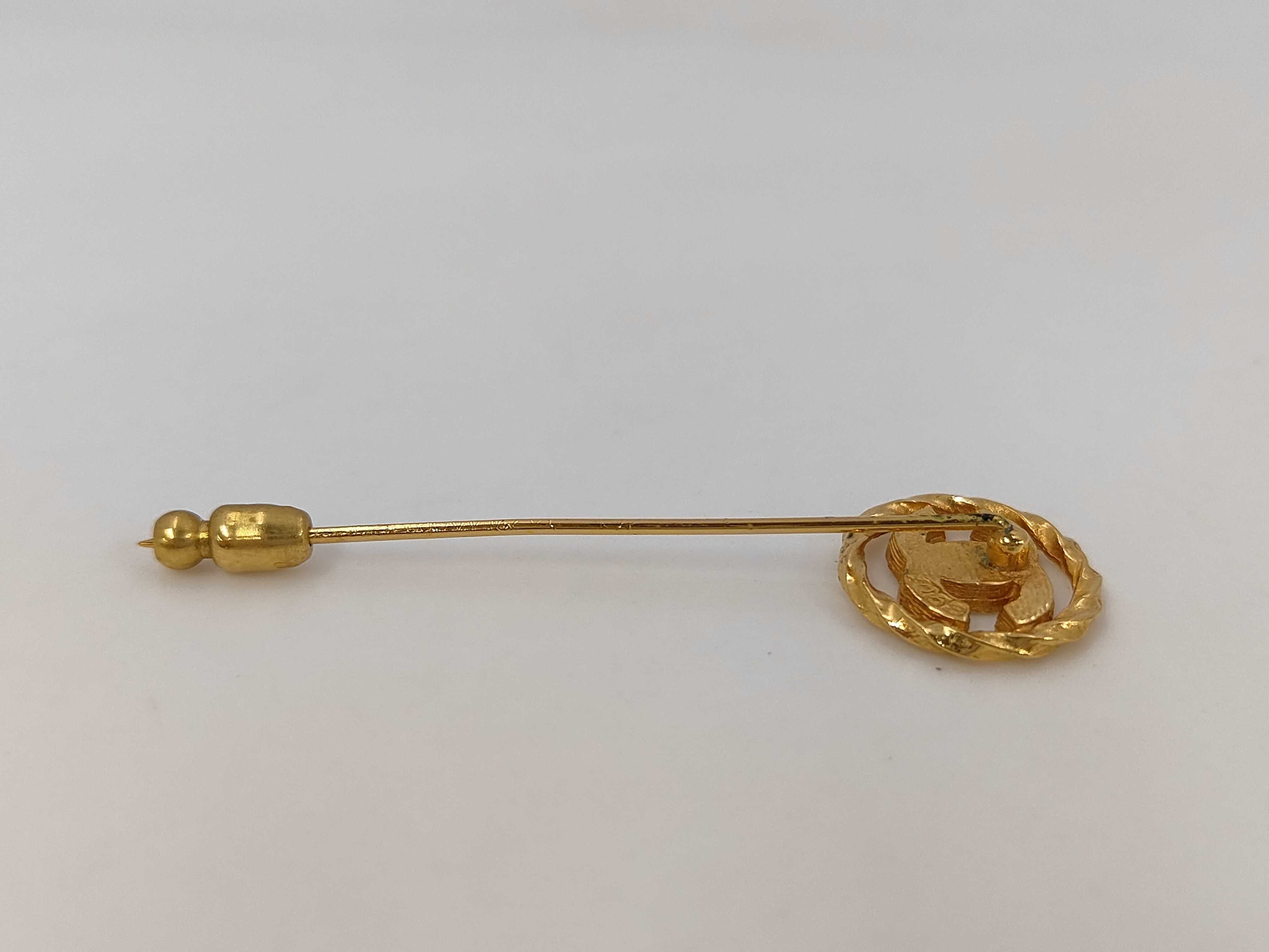 pin brooch — view 3