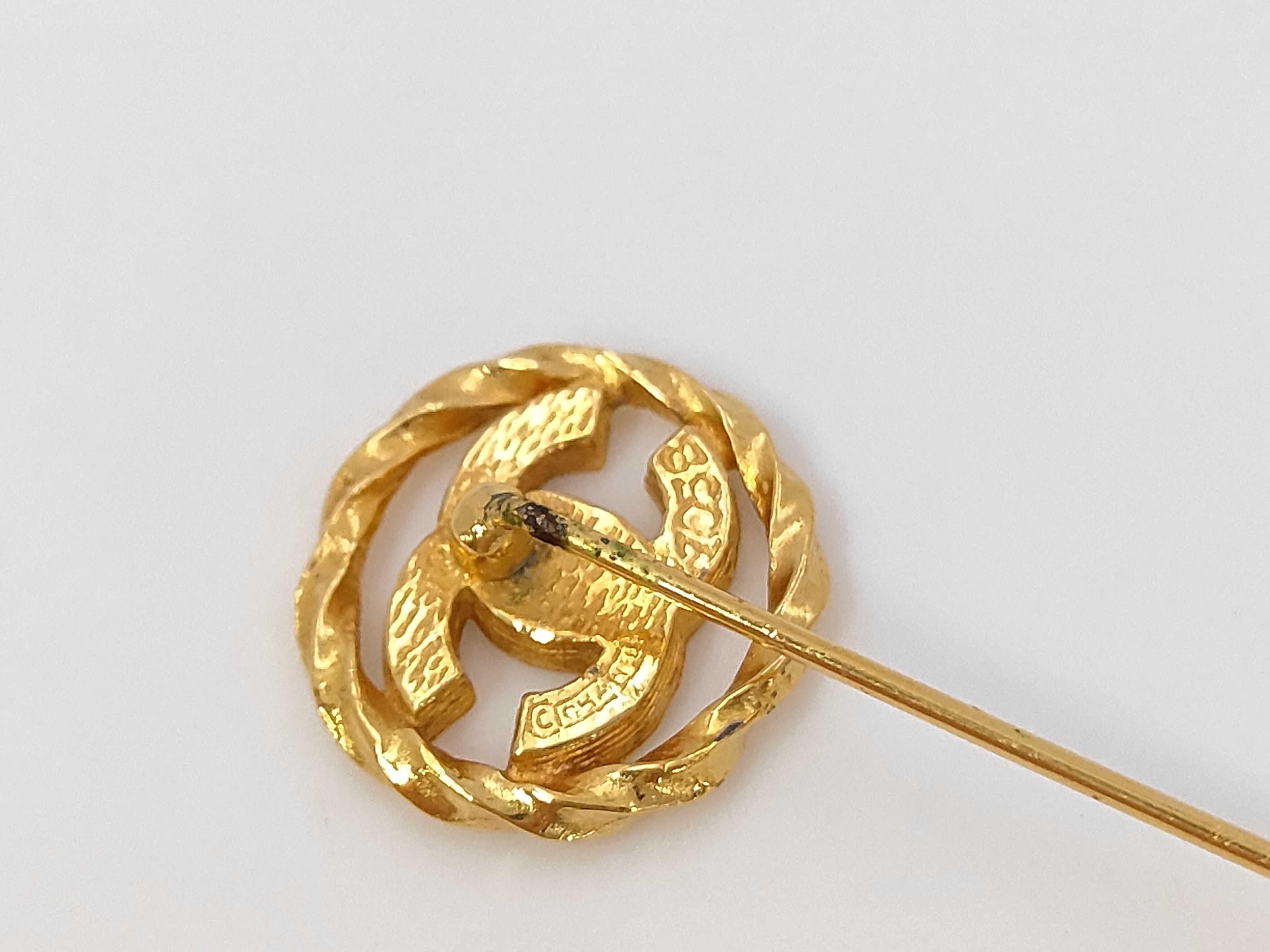 pin brooch — view 4