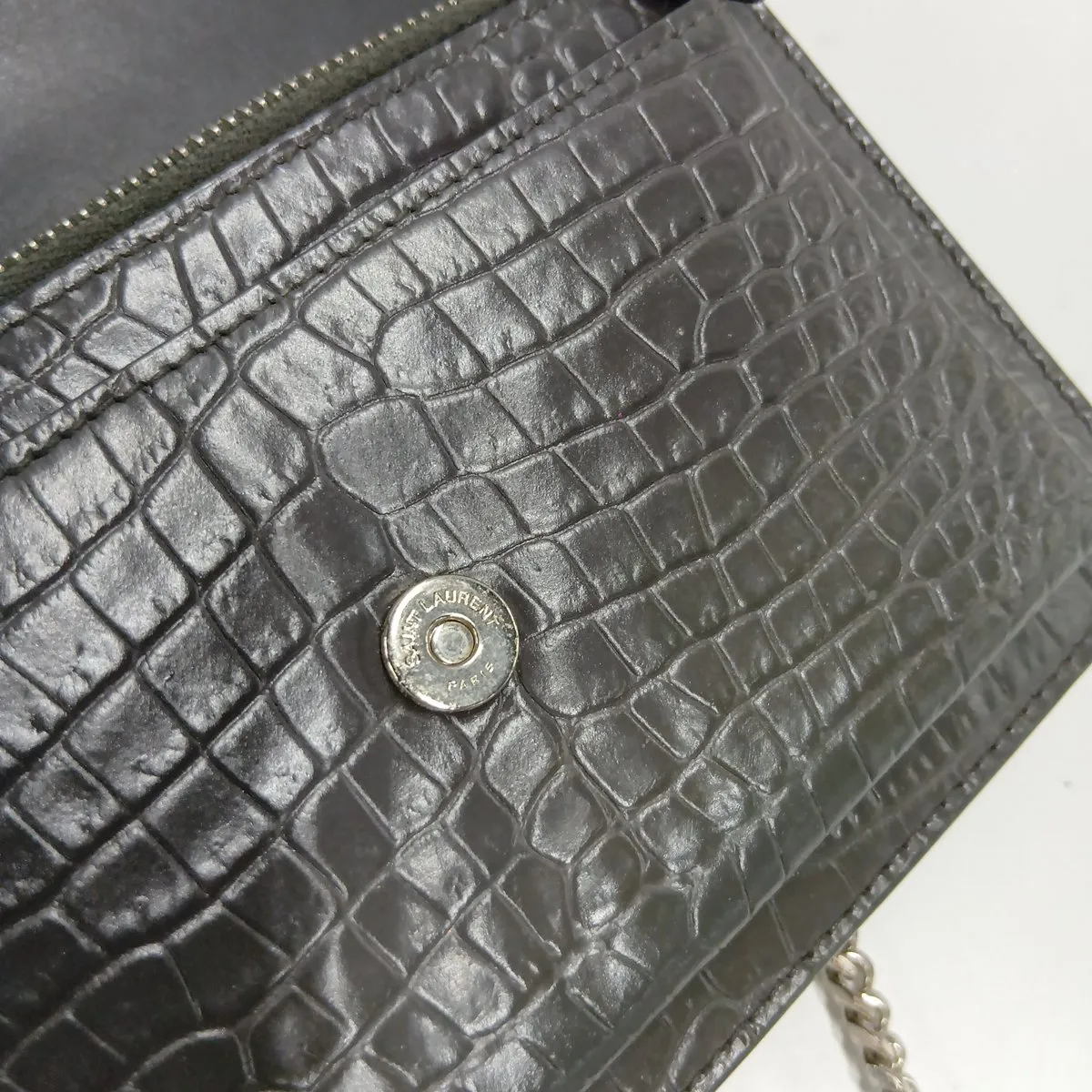 Sunset 452157 Crocodile Embossed Chain Wallet, Gray — view 12
