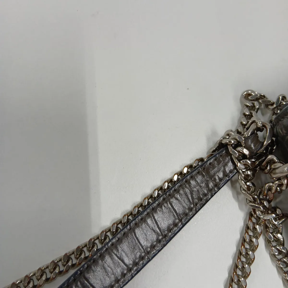 Sunset 452157 Crocodile Embossed Chain Wallet, Gray — view 15