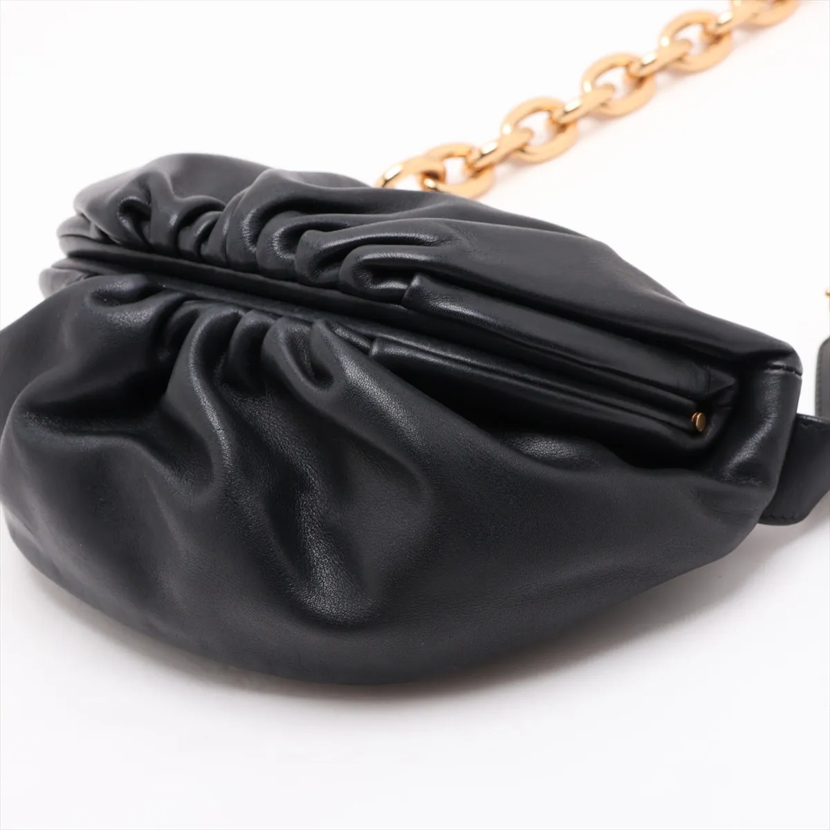 The Chain Pouch Leather Chain Shoulder Bag Black — view 3