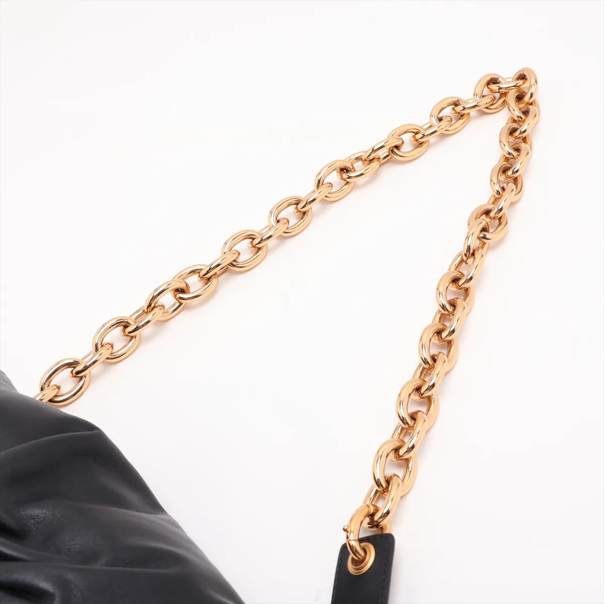 The Chain Pouch Leather Chain Shoulder Bag Black — view 5