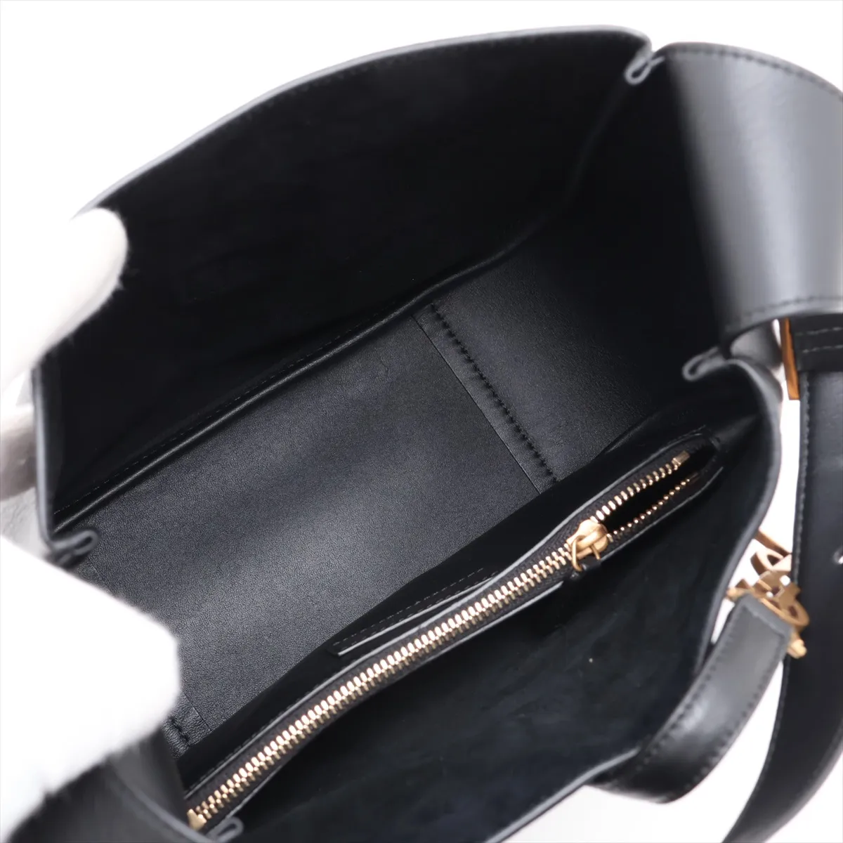 LE 5 A 7 Small Leather Shoulder Bag, Black — view 7