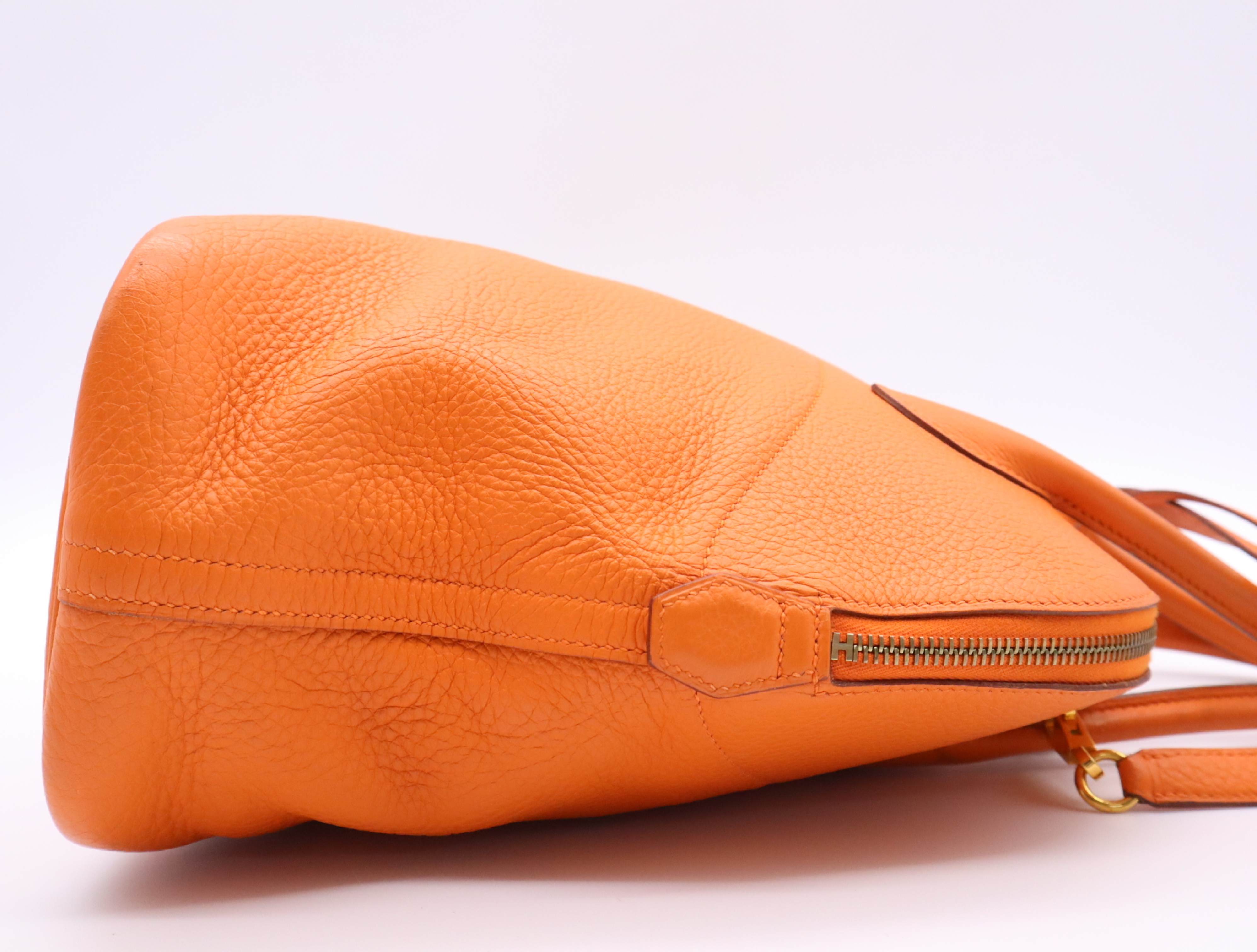 Leather Bolide 35 Shoulder Bag with Shoulder Strap, Padlock, 2 Keys, and Clochette. Orange. G Stamp. 2003. — view 5