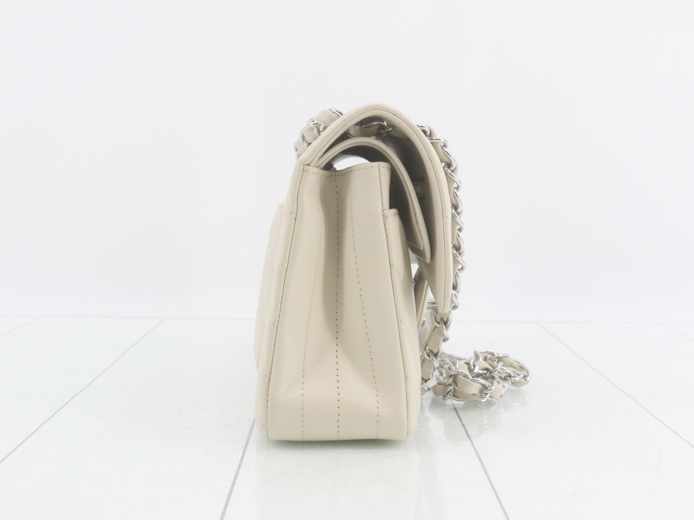 Leather, V-stitch, Coco Mark, double flap, double chain shoulder bag — view 4