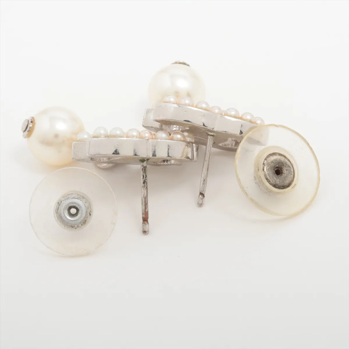 Coco Mark 05V Earrings (Pair) Metal x Faux Pearl Silver — view 4