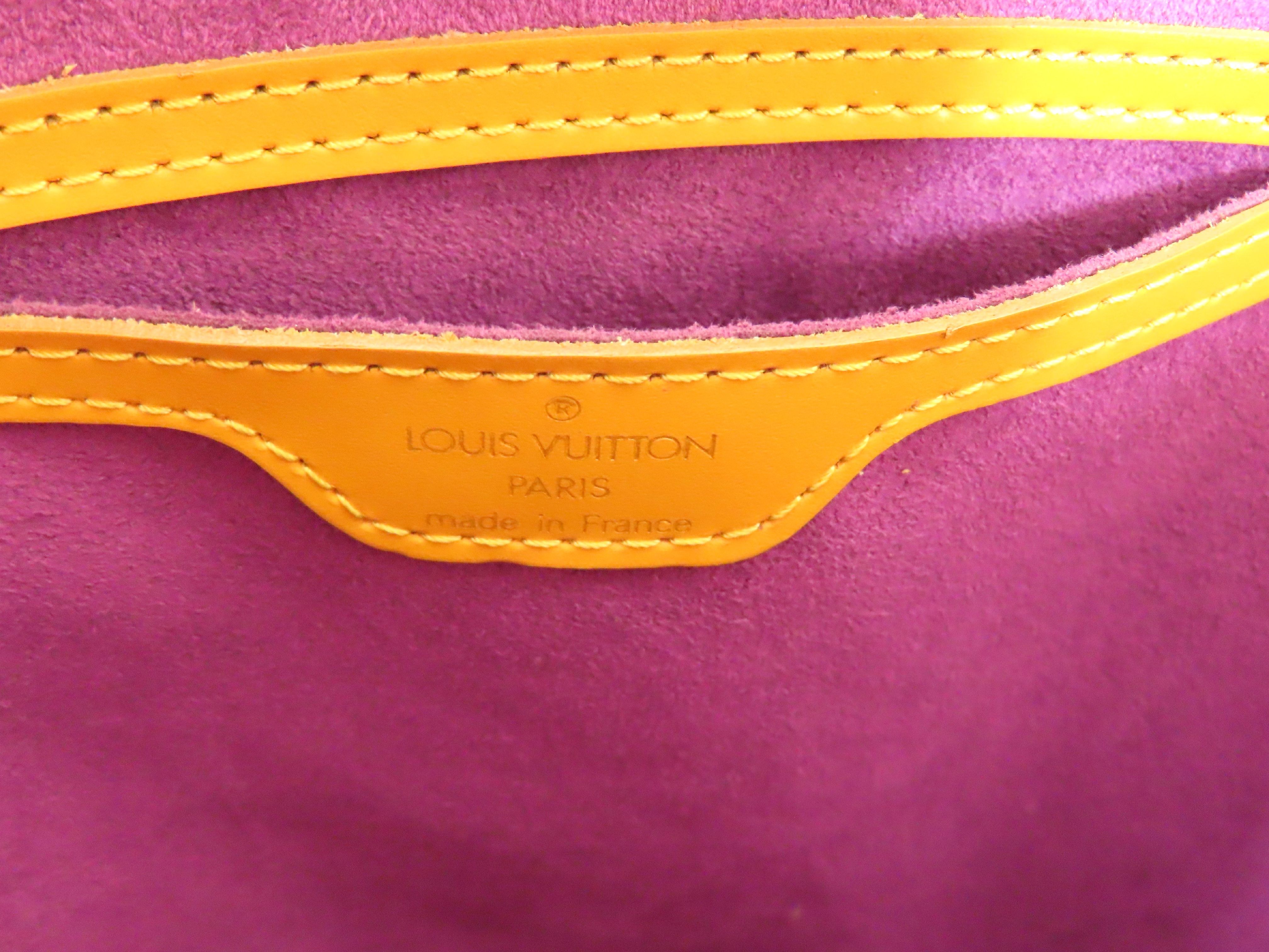 Epi LV Epi Saint Jacques M52279 Handbag — view 11