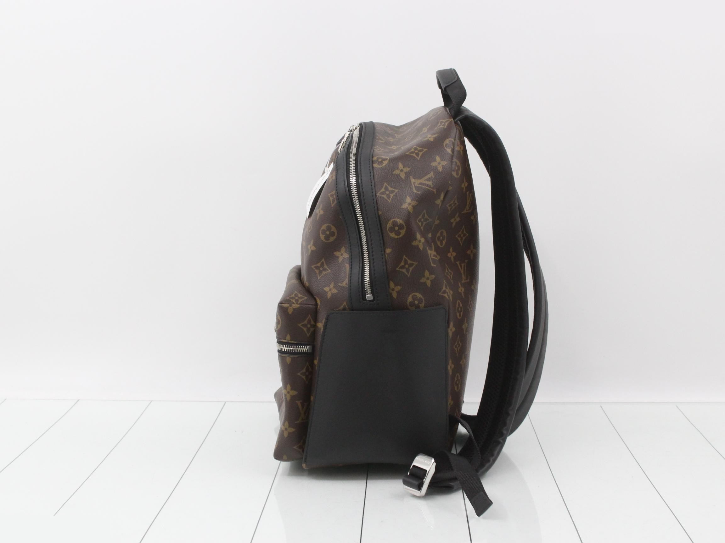 Discovery Backpack M46684 Black — view 3