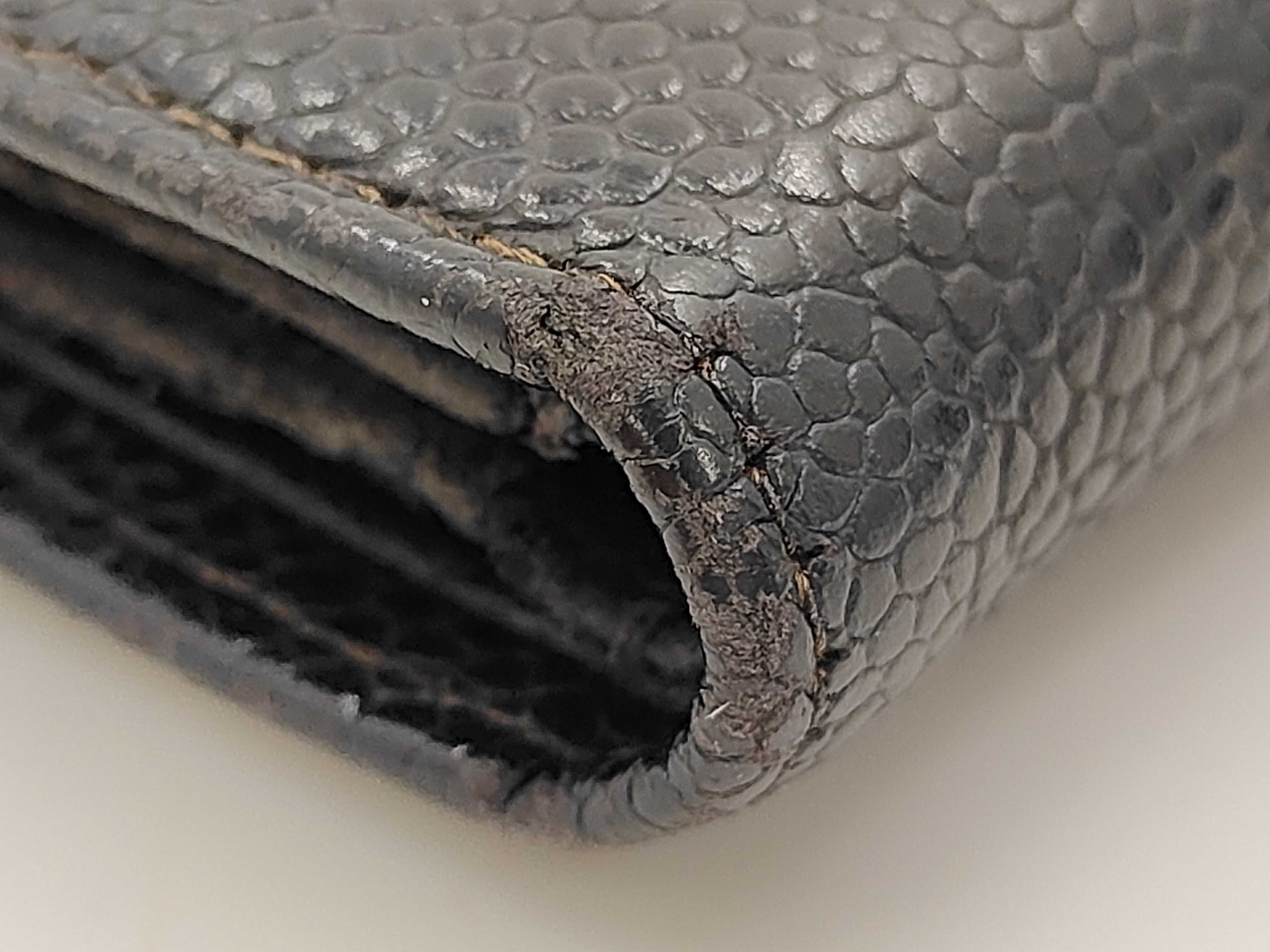 Coco Mark Caviar Skin Bi-fold Wallet (with seal) — view 7