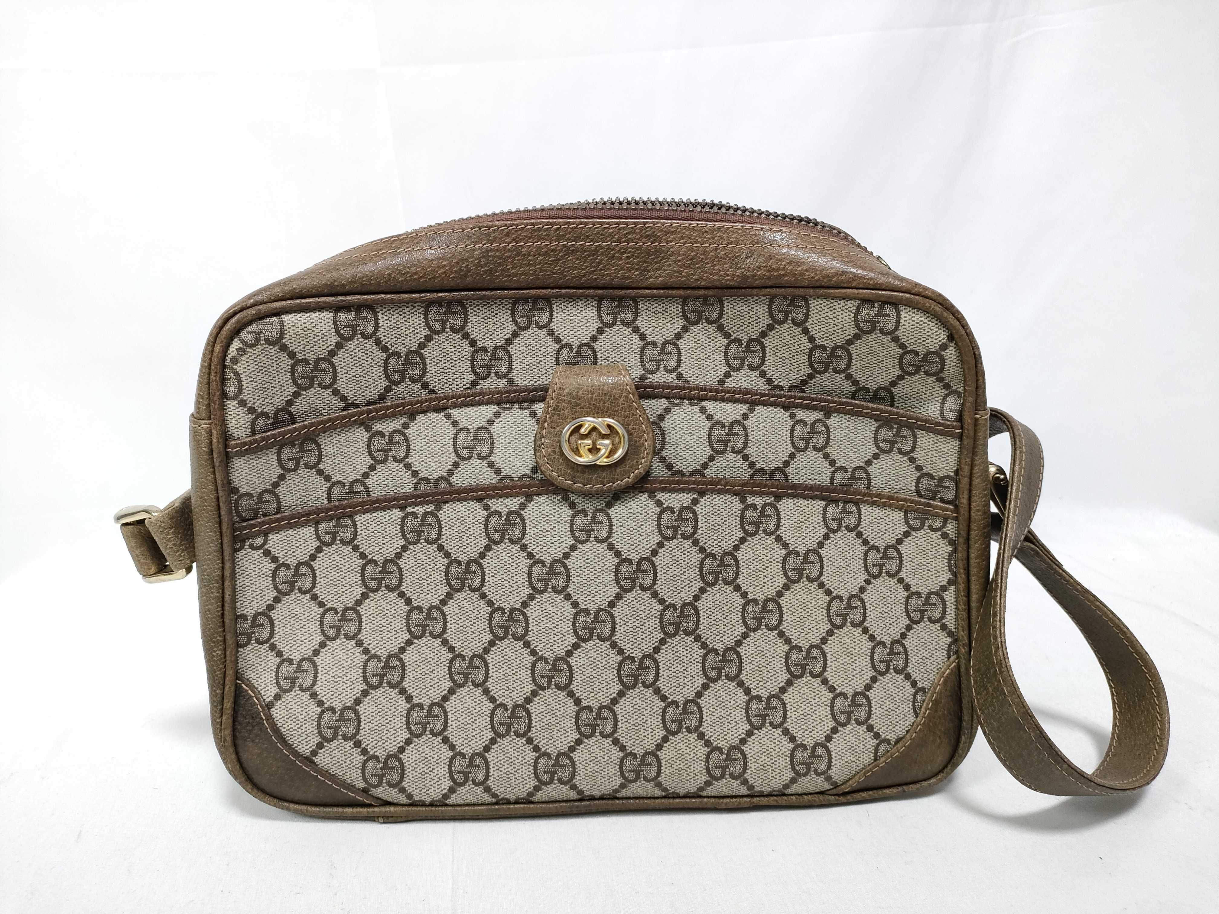 GG Supreme Shoulder Bag