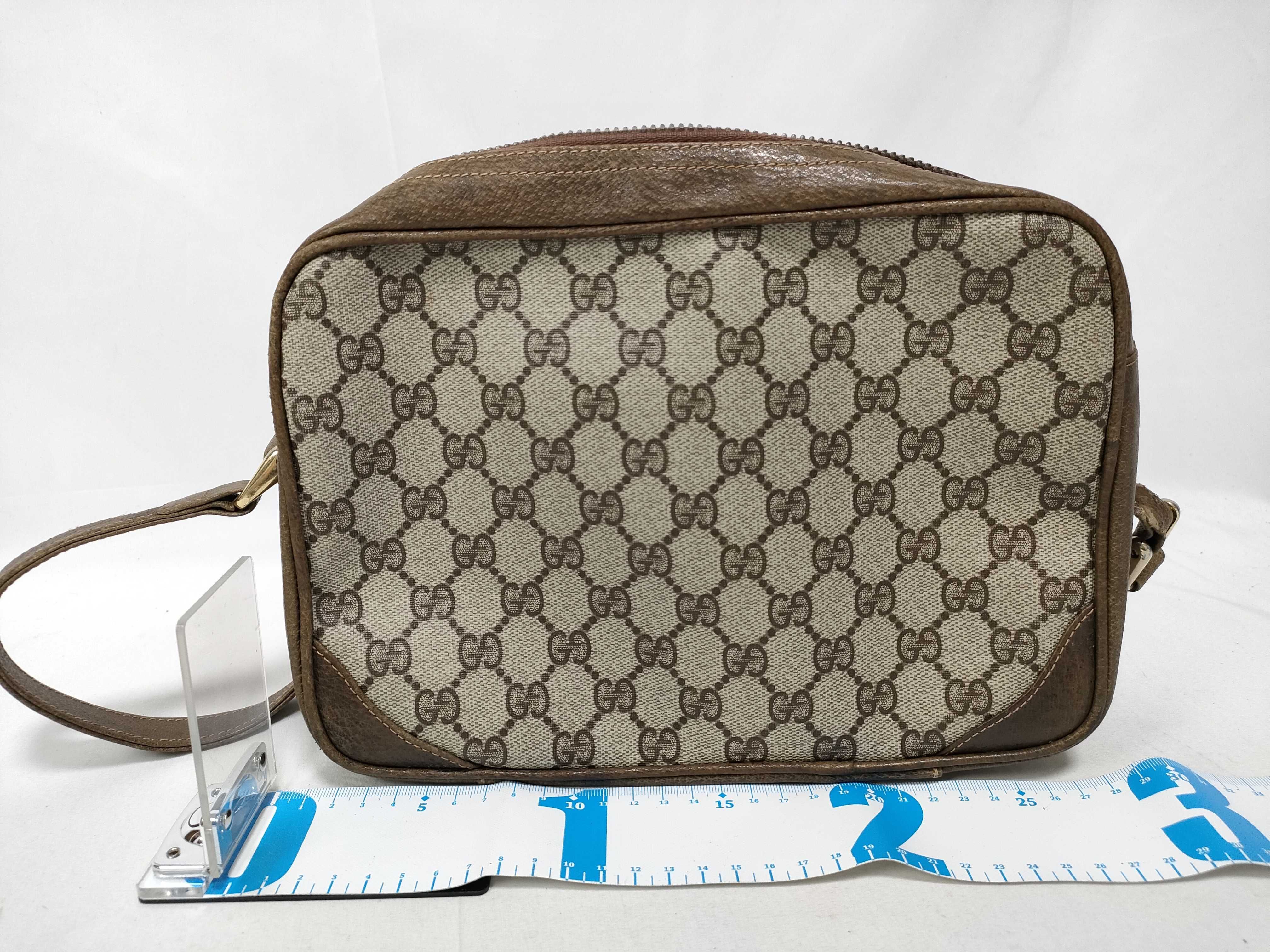 GG Supreme Shoulder Bag — view 2