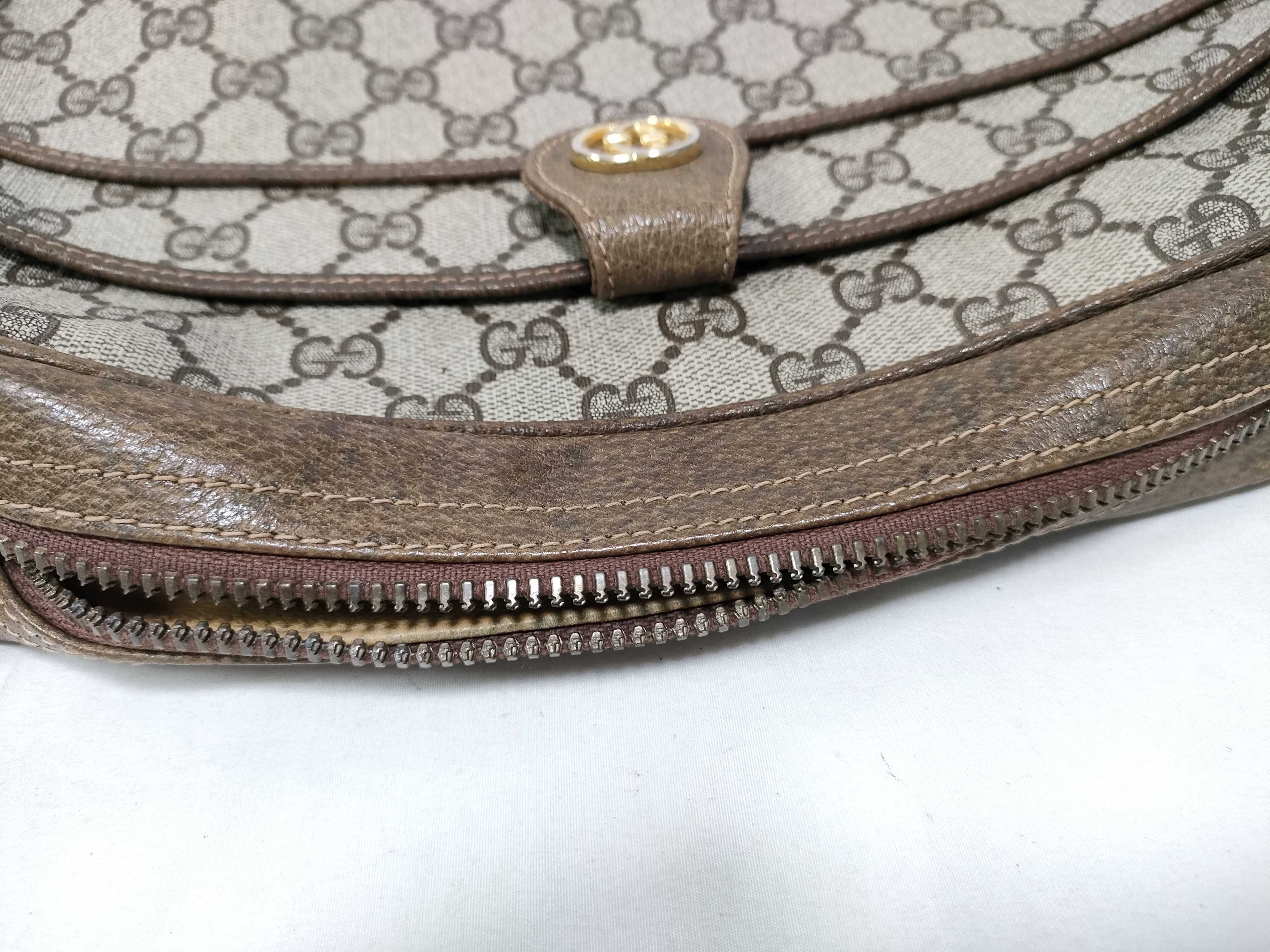 GG Supreme Shoulder Bag — view 11