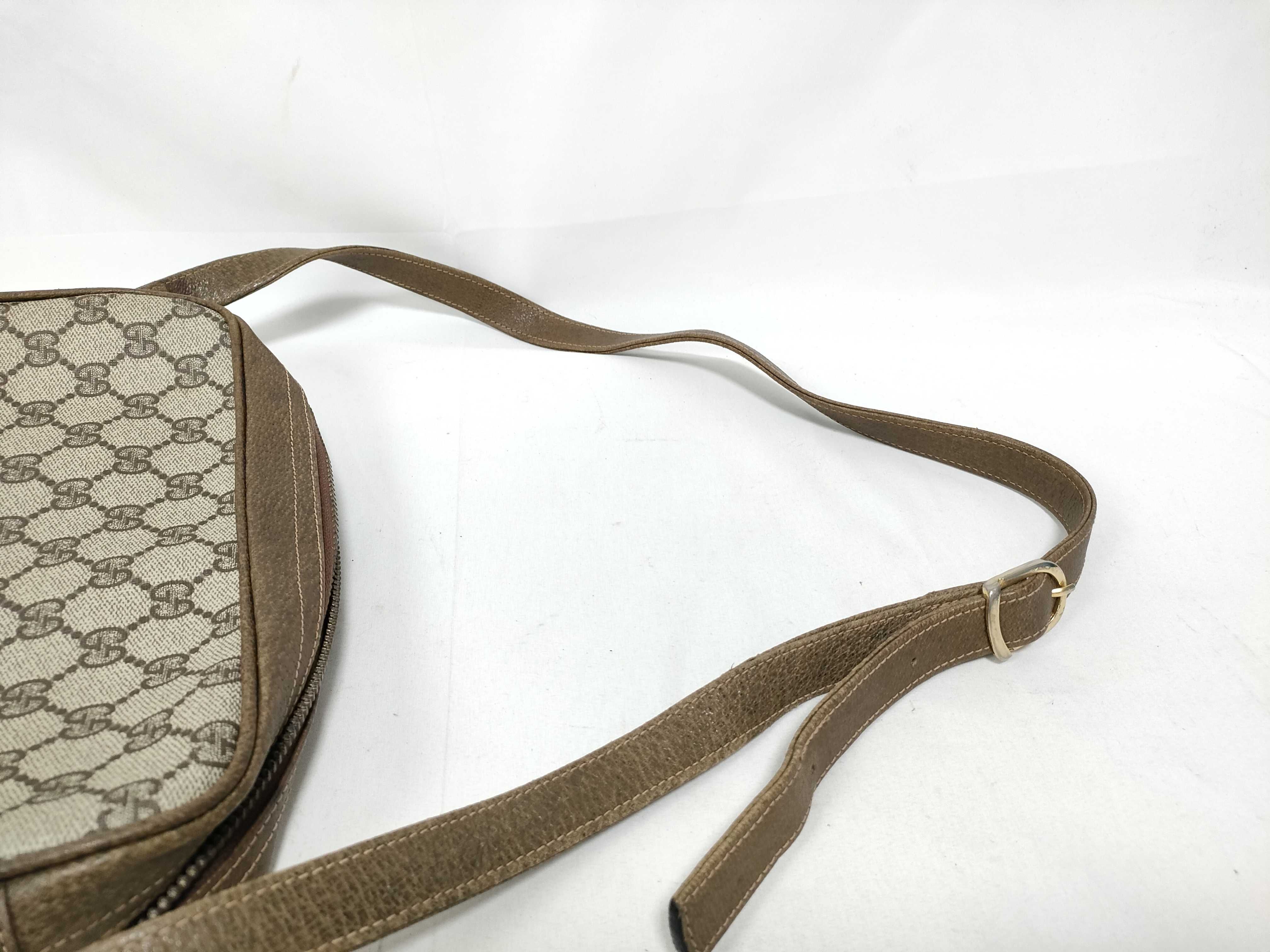 GG Supreme Shoulder Bag — view 9