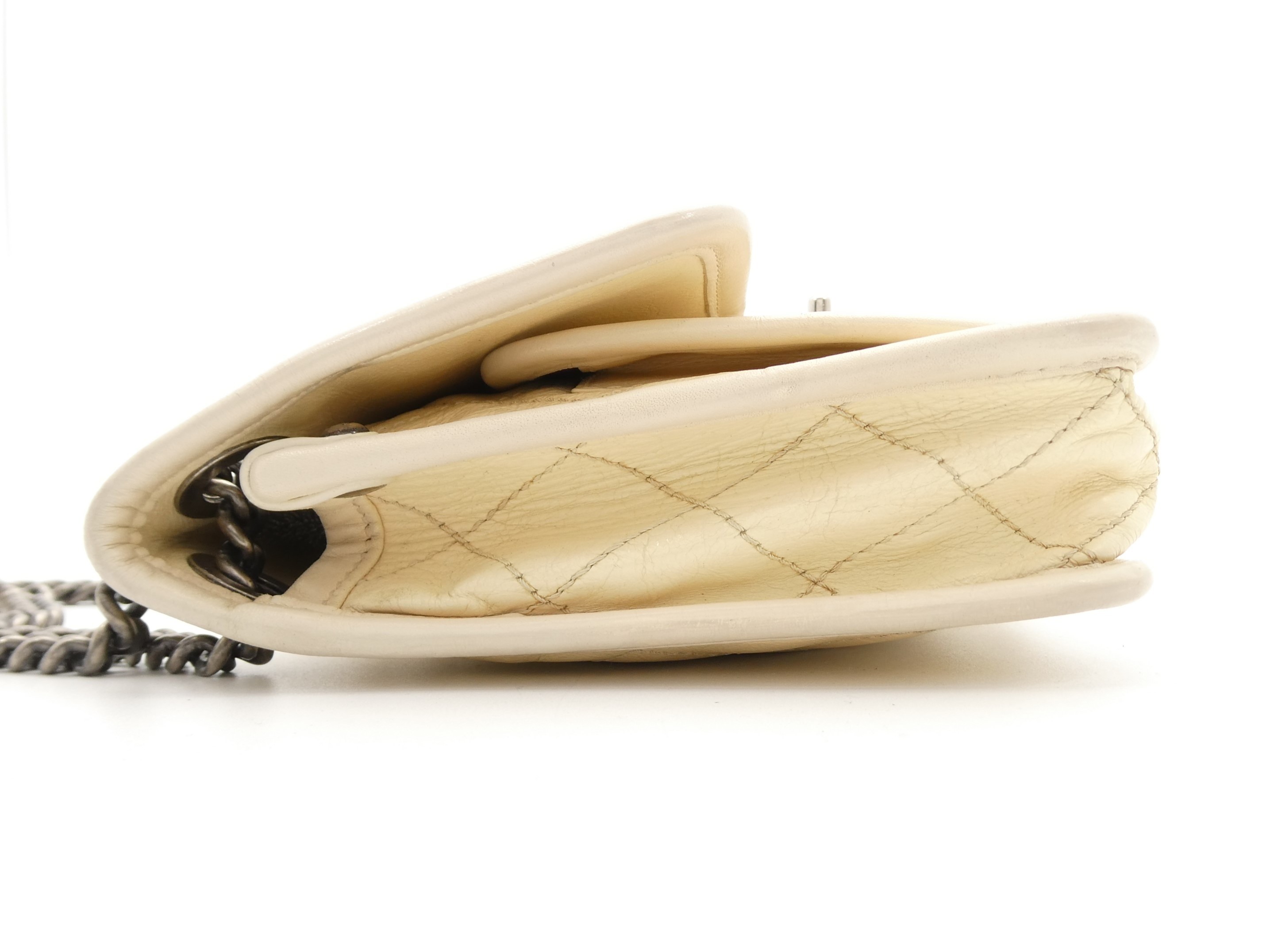 French Riviera Coco Mark Turnlock Chain — view 3