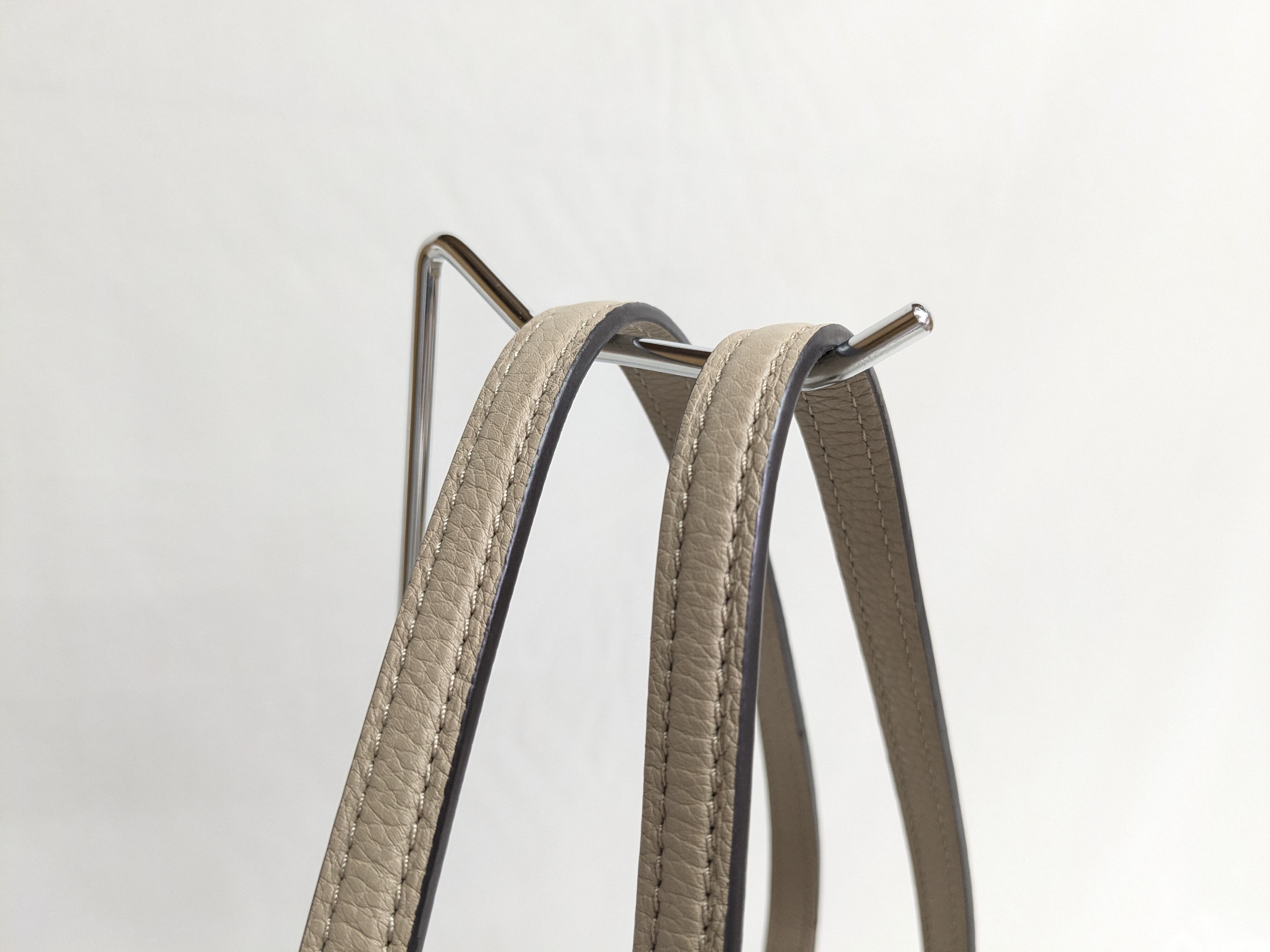 LV Mahina Sèvres Tote Bag — view 3