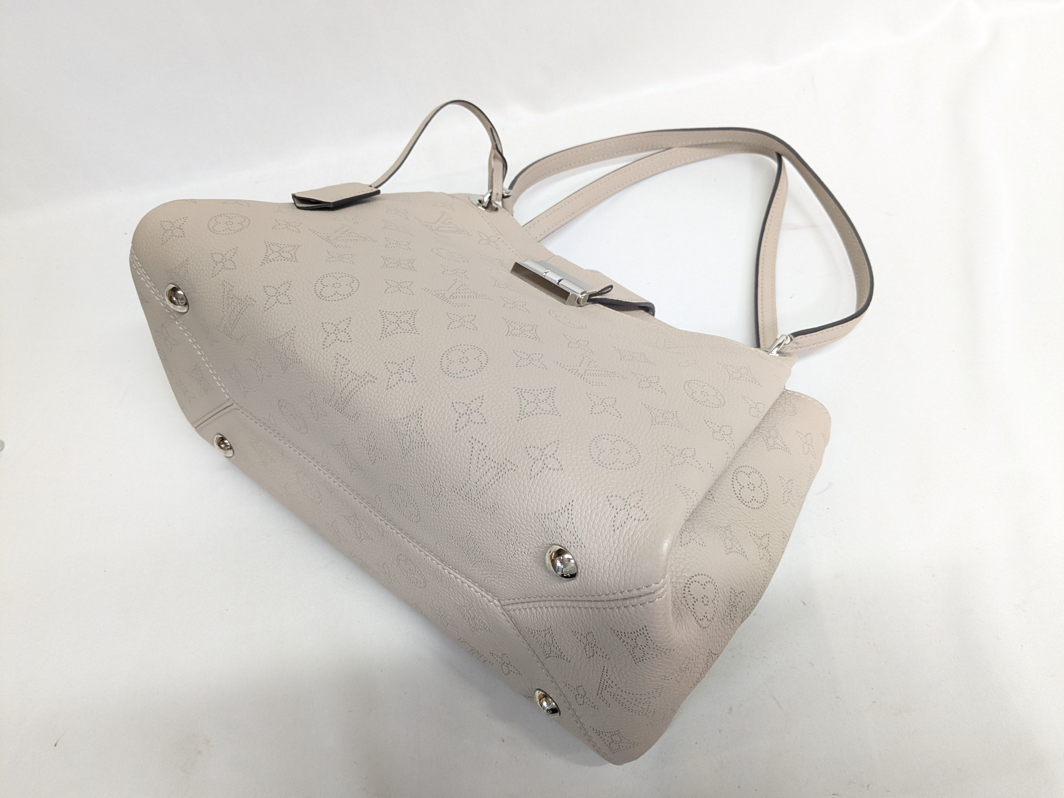 LV Mahina Sèvres Tote Bag — view 4