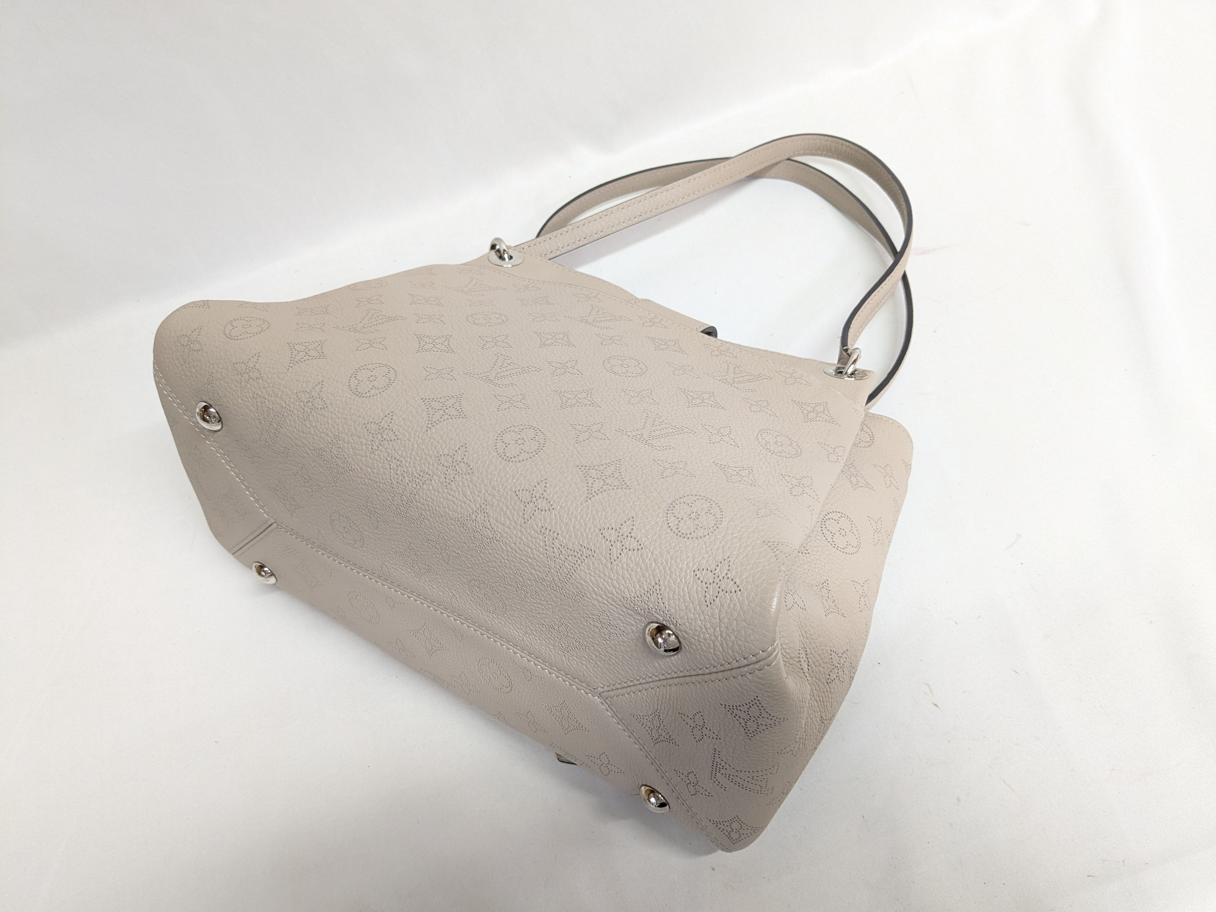 LV Mahina Sèvres Tote Bag — view 5