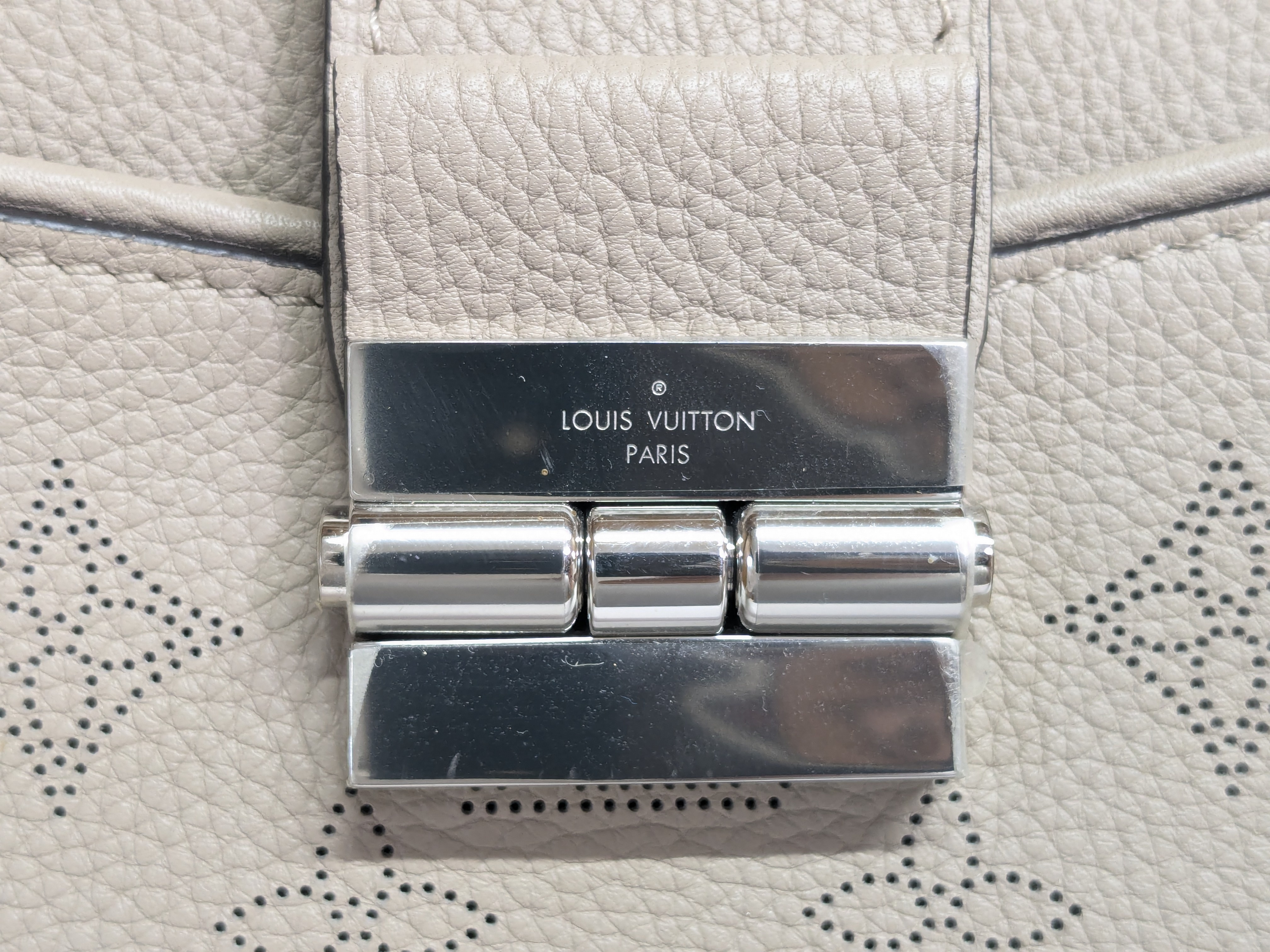 LV Mahina Sèvres Tote Bag — view 6