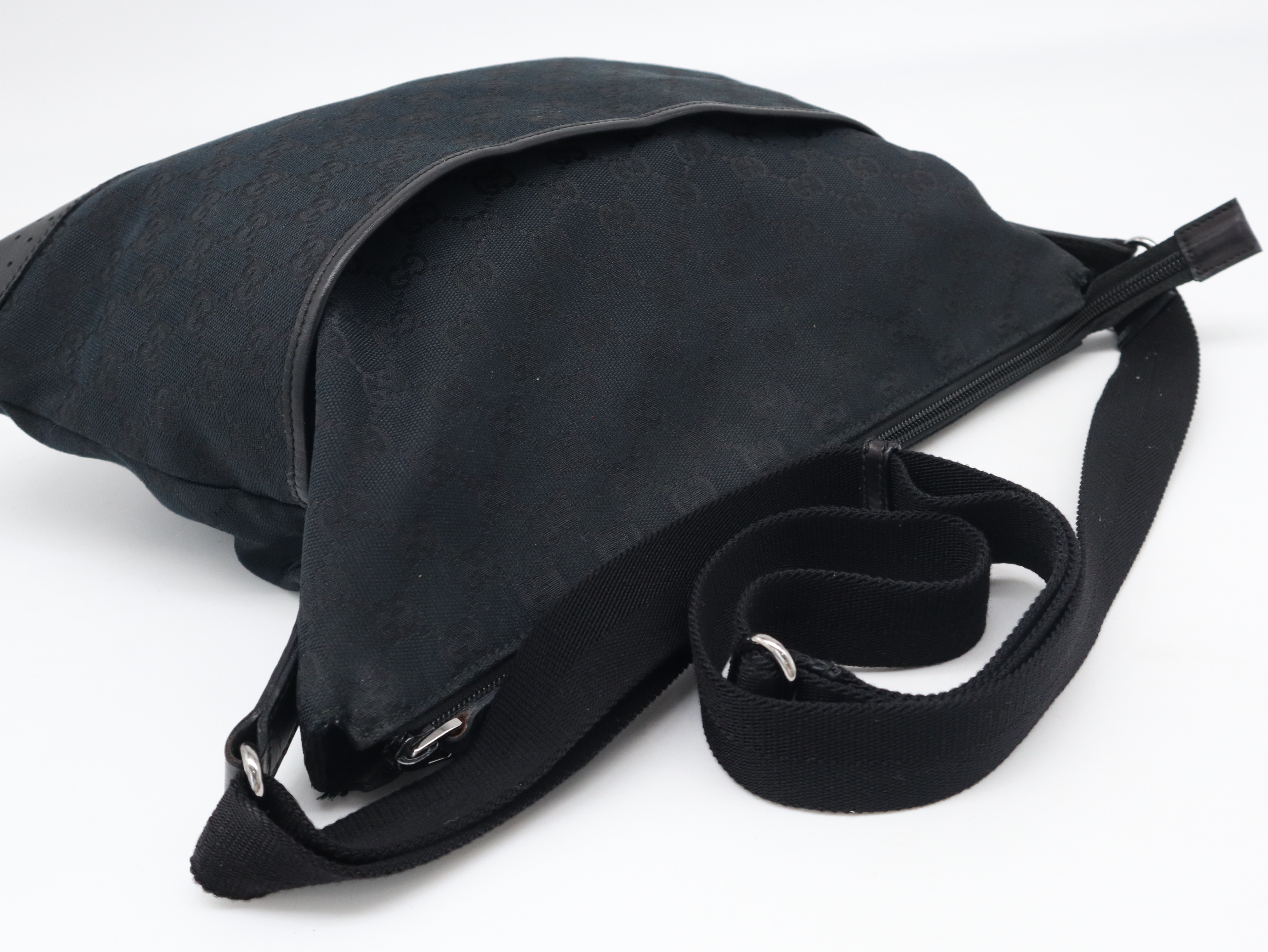 145856 GG Canvas Black Shoulder Bag — view 6