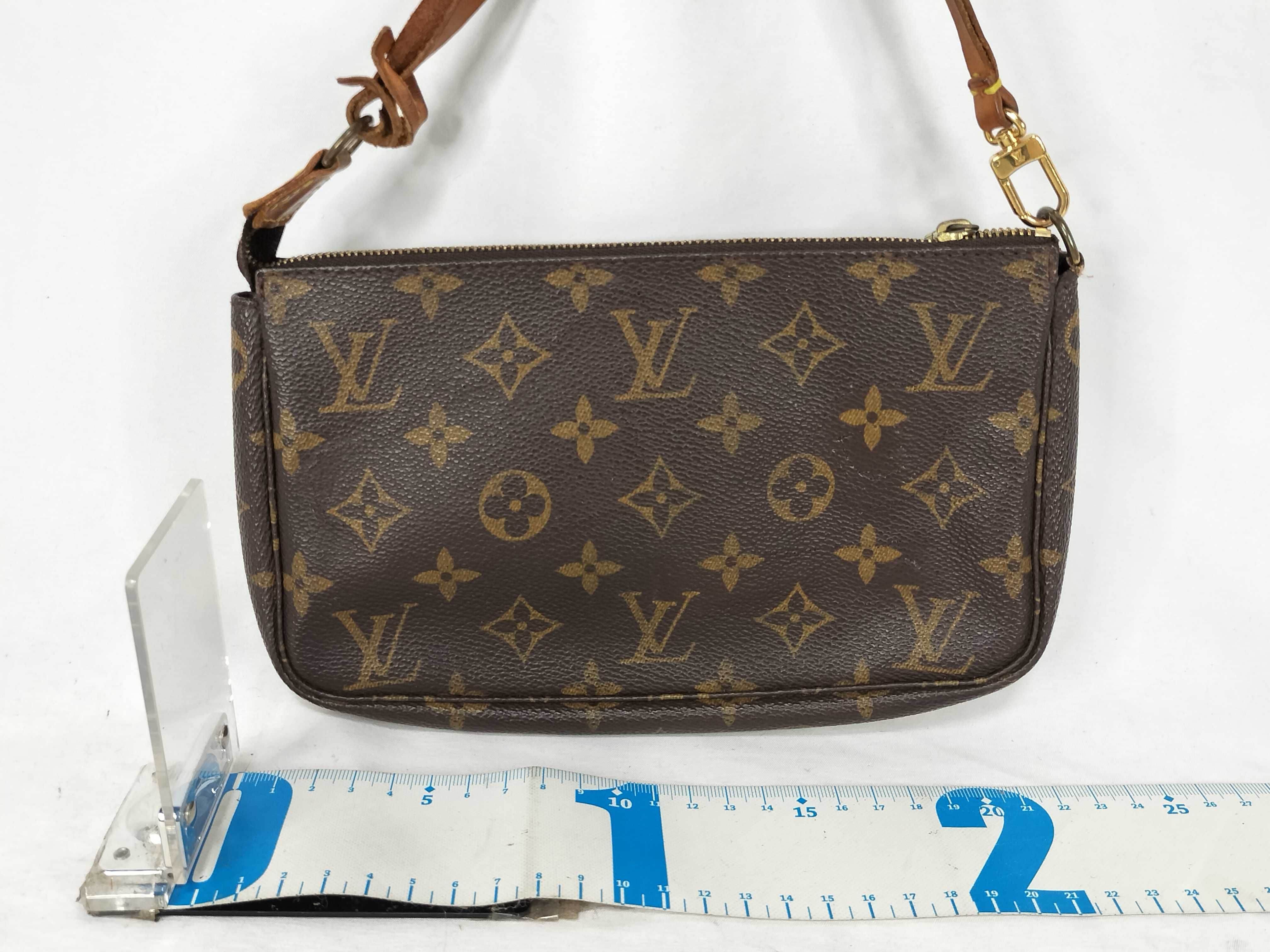 Monogram Pochette Accessoires Monogram M51980 Pouch — view 2