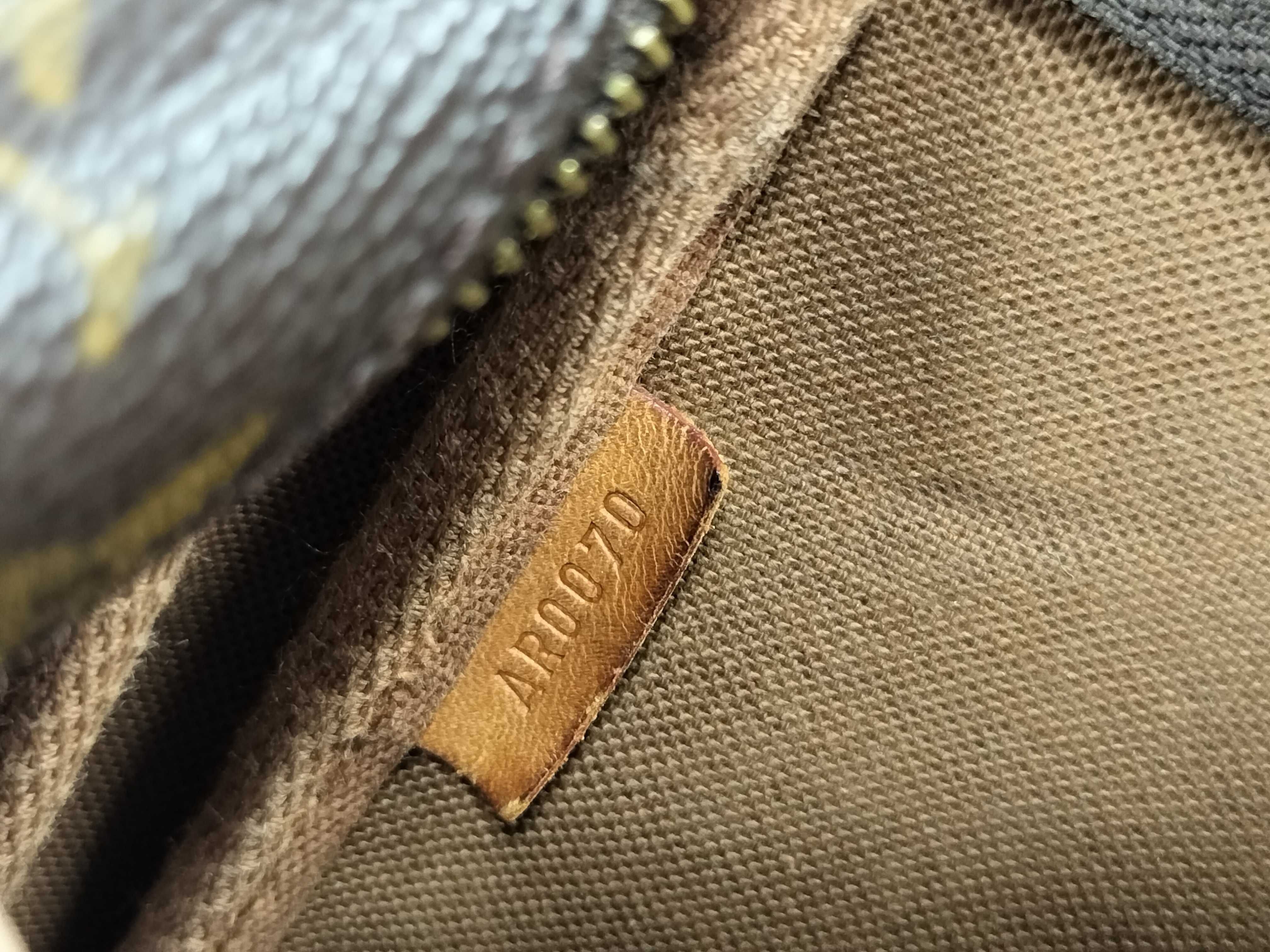 Monogram Pochette Accessoires Monogram M51980 Pouch — view 14