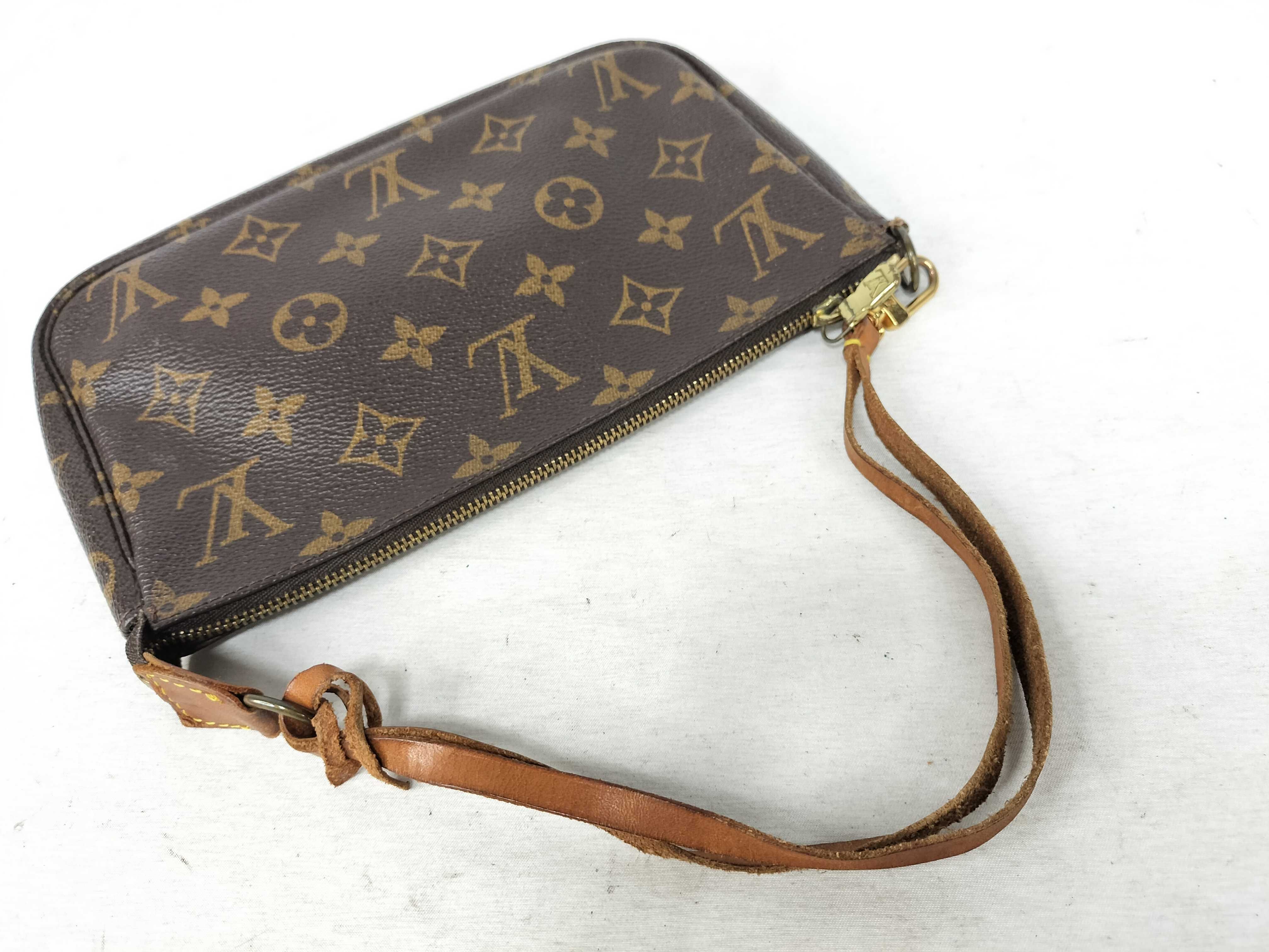 Monogram Pochette Accessoires Monogram M51980 Pouch — view 3