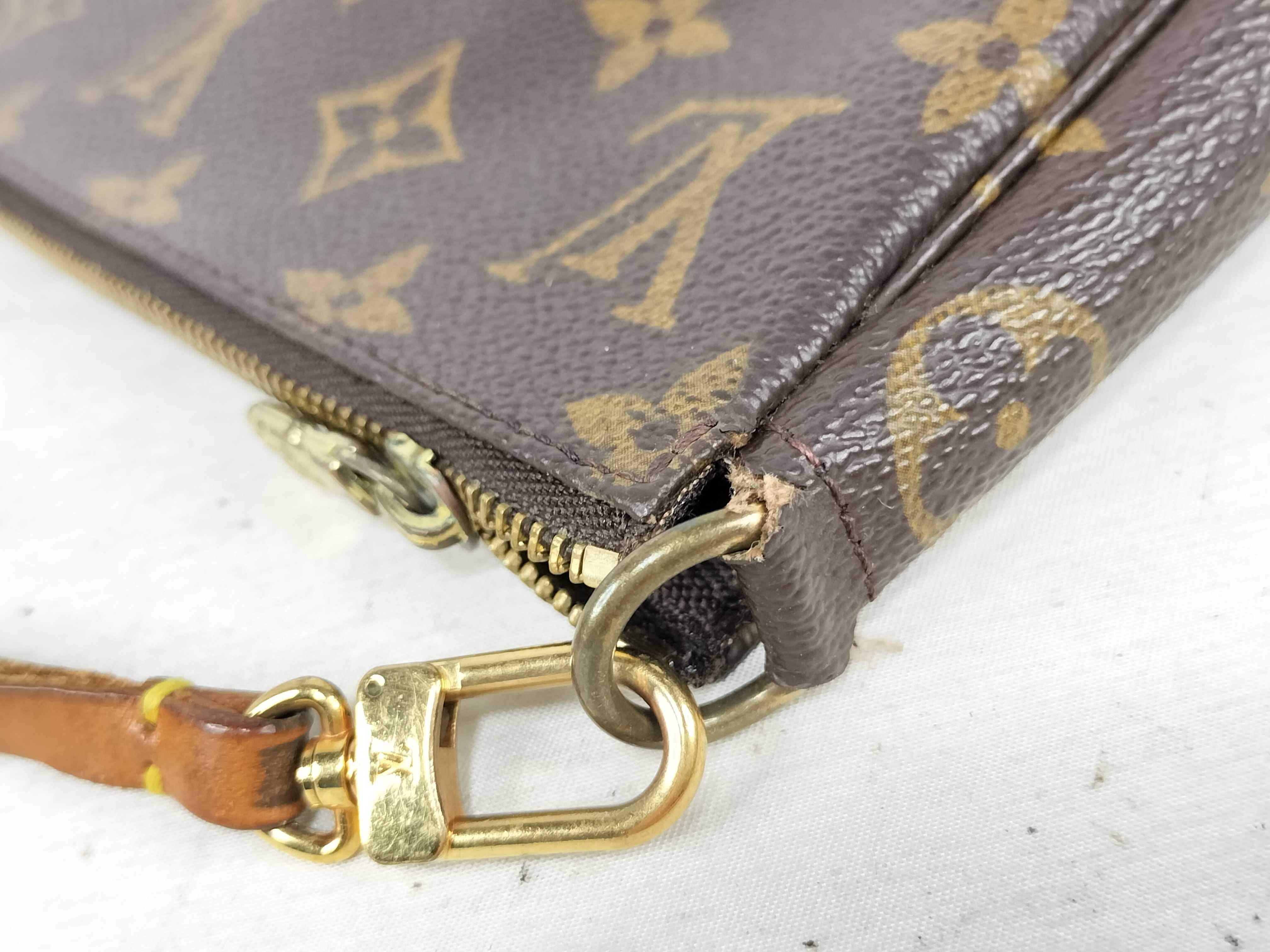 Monogram Pochette Accessoires Monogram M51980 Pouch — view 5