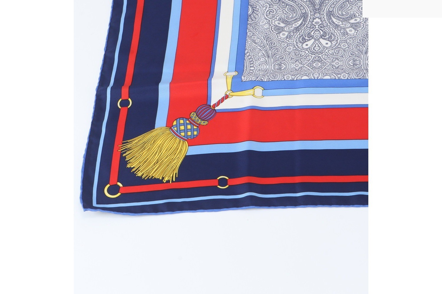 Other lines: Small items, accessories, scarves — view 4