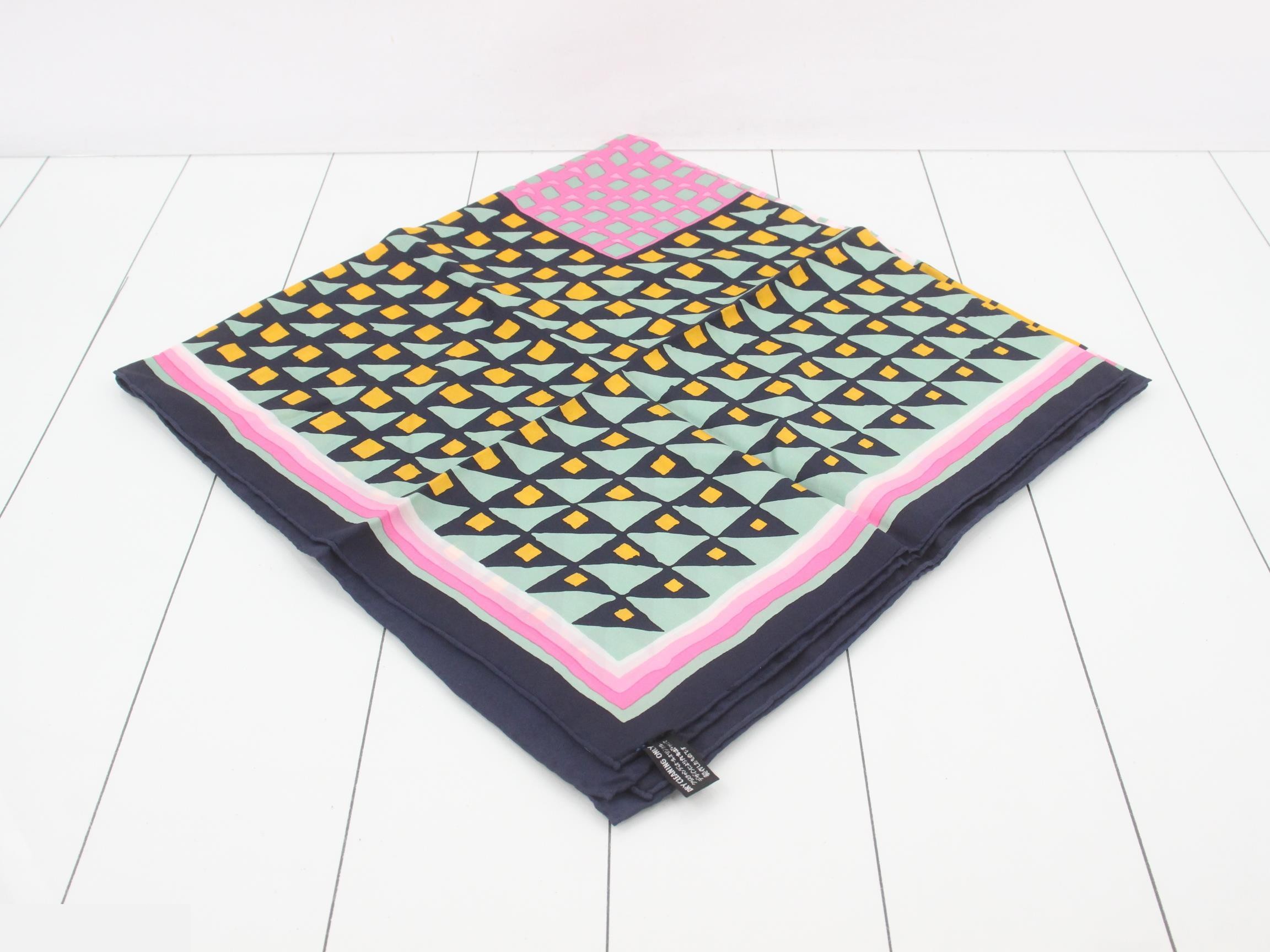 scarf — view 2
