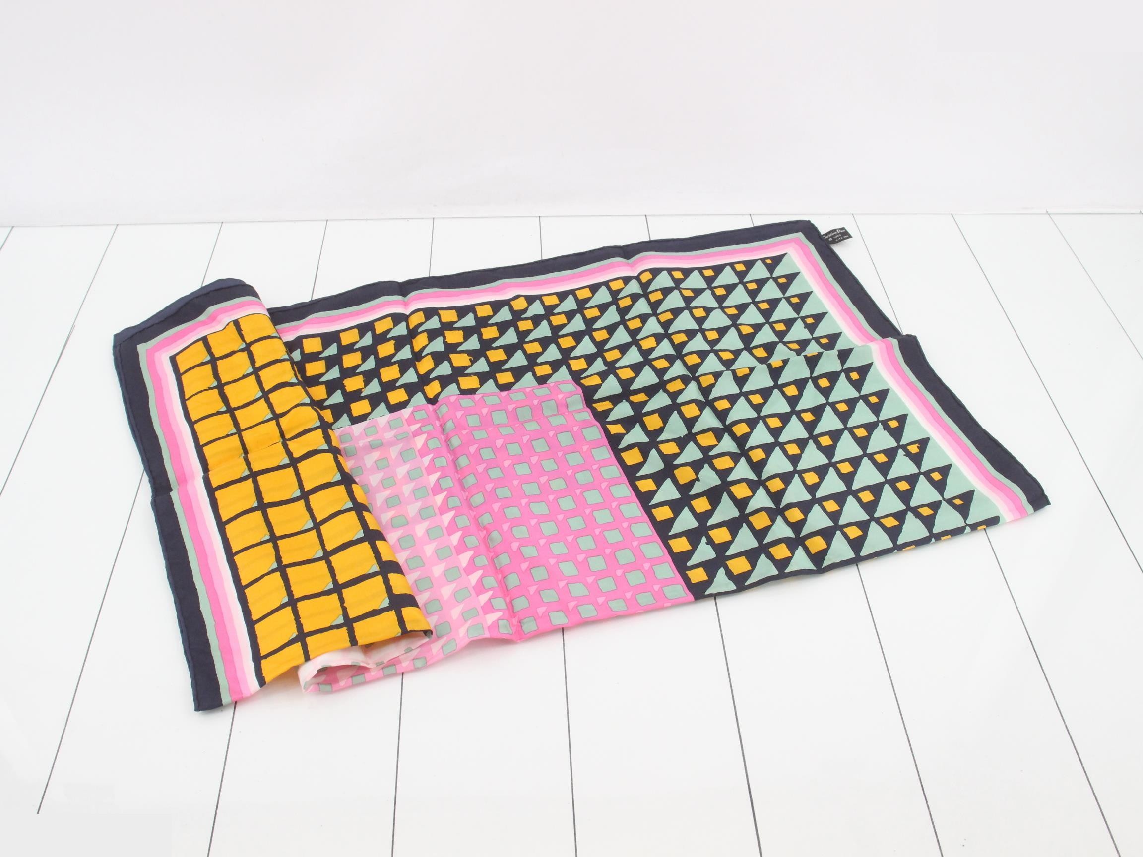scarf — view 3