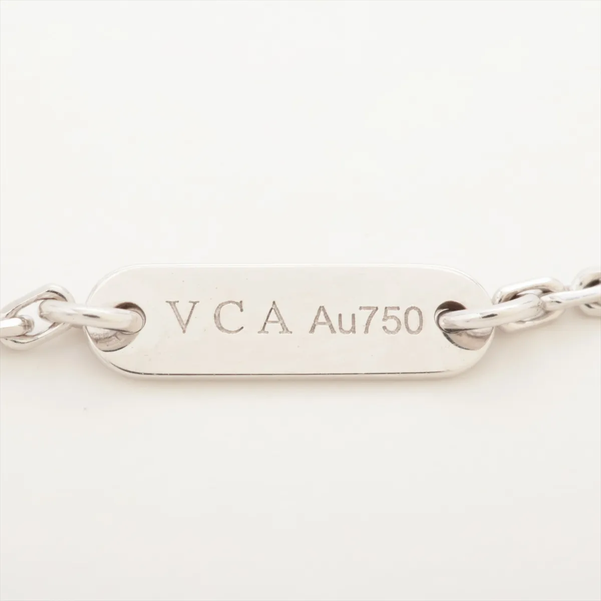 Vintage Alhambra Shell Necklace, 750 (WG), 5.2g, JE117251. The clasp has a small opening at the end, and there are — view 4