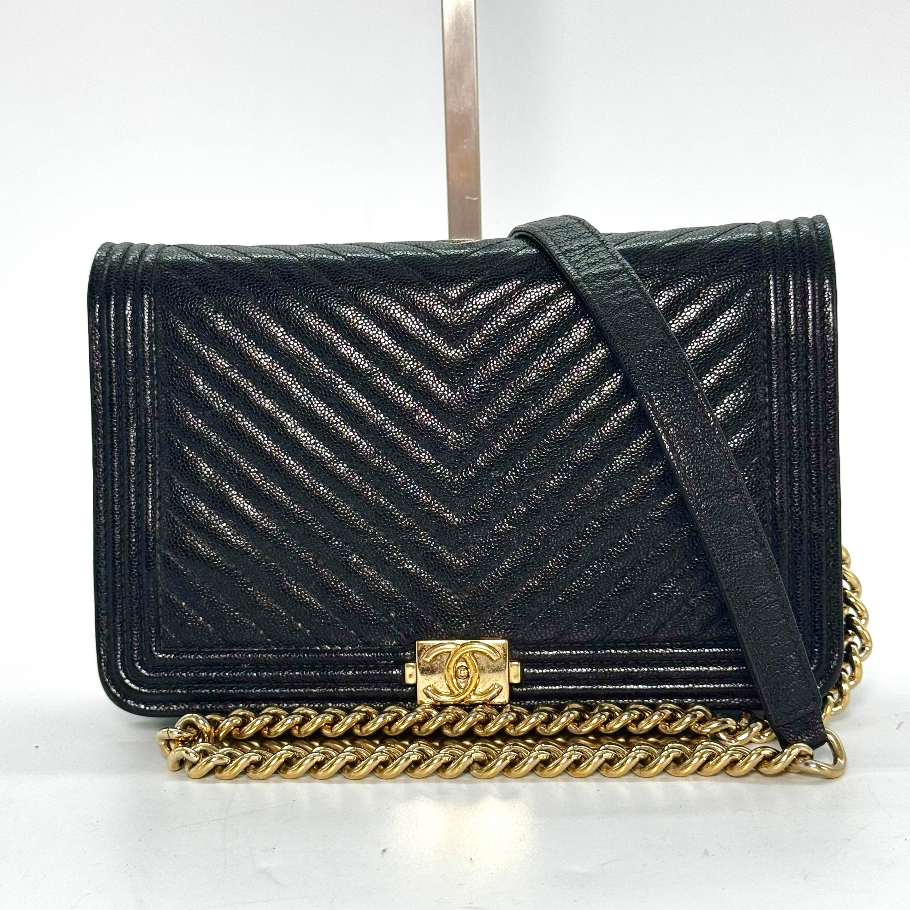 Caviar Skin V-Stitch Chain Shoulder Bag, Black, 27812150 (Shoulder Bag)