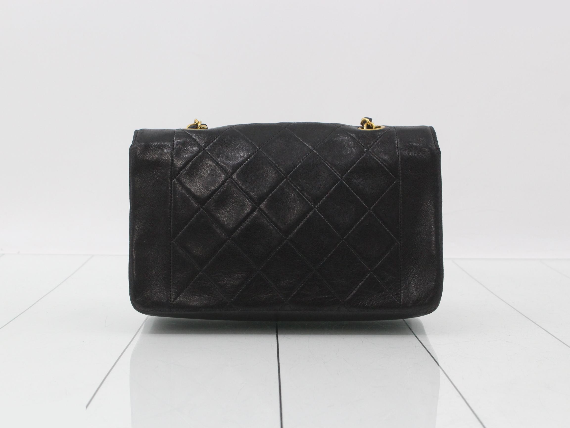 Matelassé (bag) - Shoulder bag — view 2