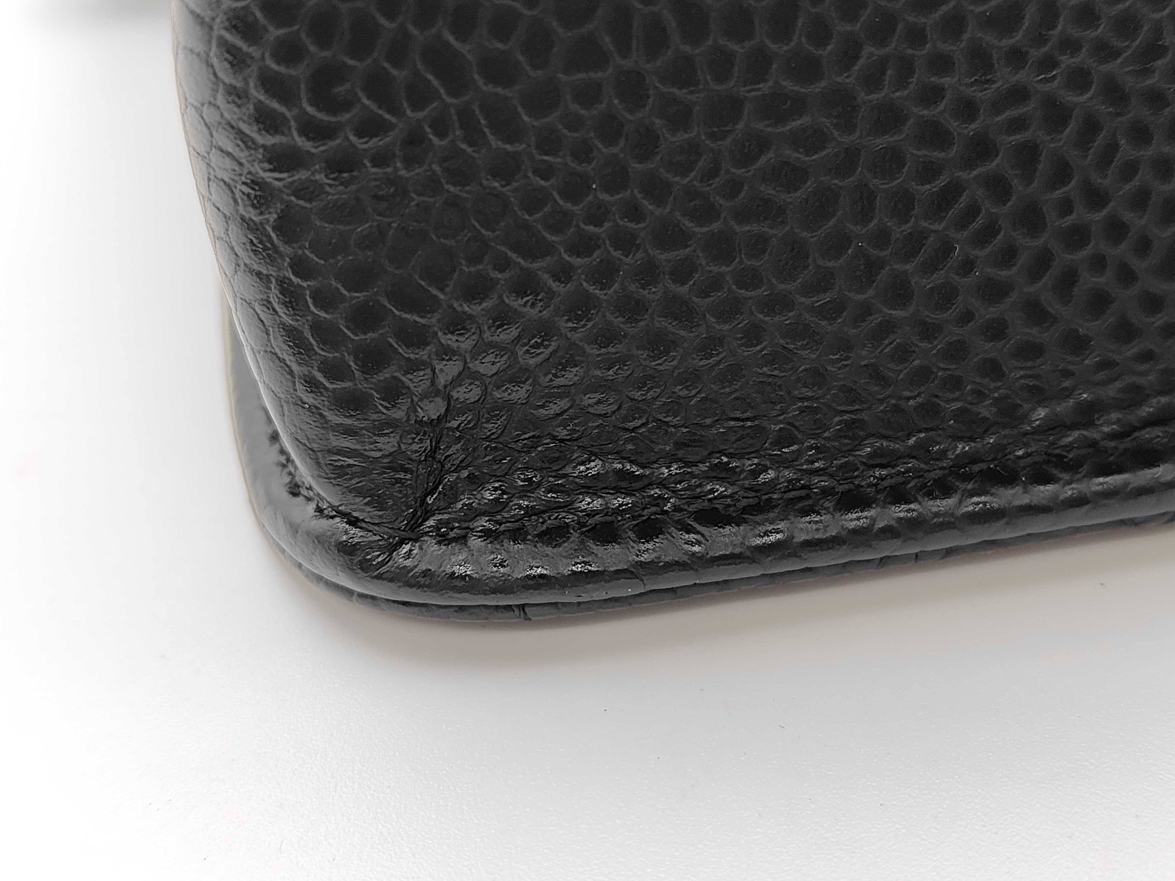 Chain Wallet Matelassé Caviar Skin Shoulder Bag — view 11