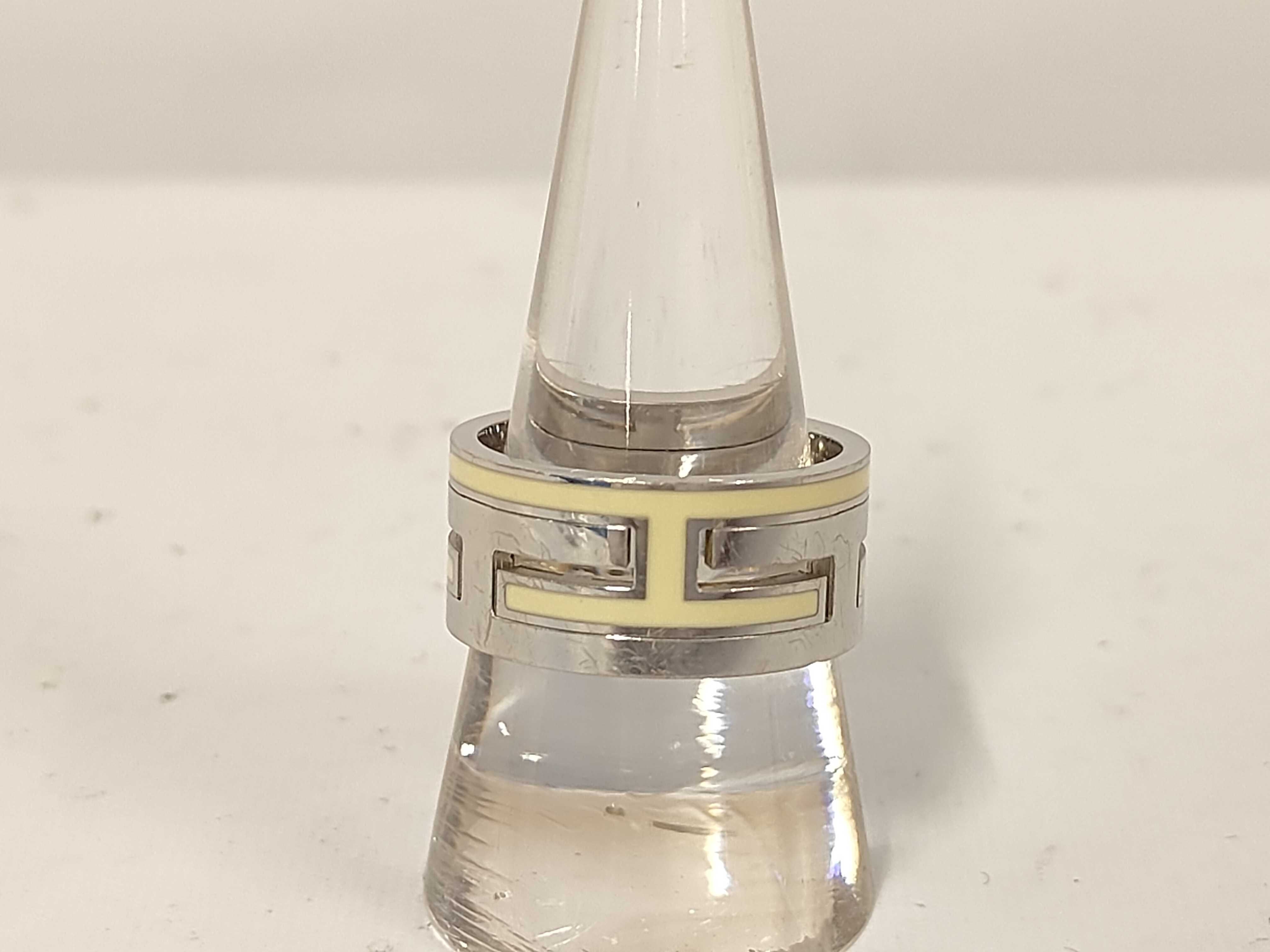 Move H SV925 Ring