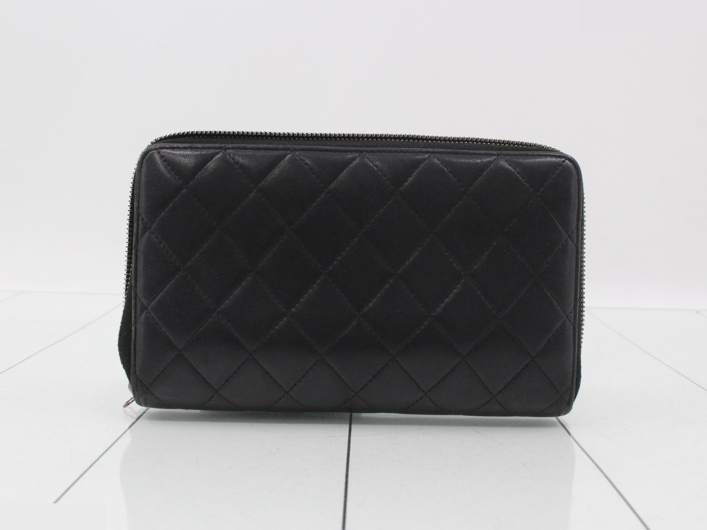 Matelassé (bags) and wallets — view 2