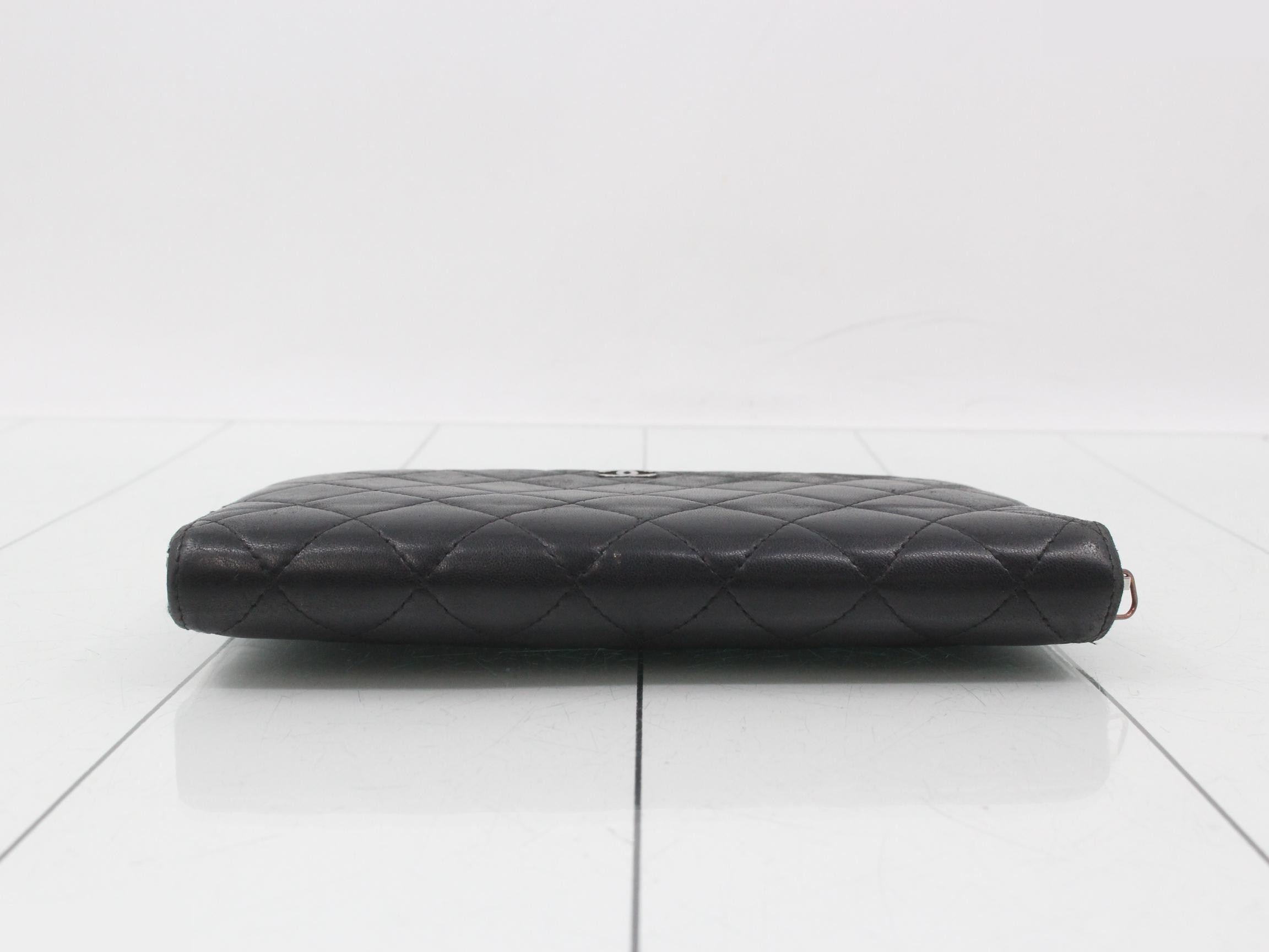 Matelassé (bags) and wallets — view 3