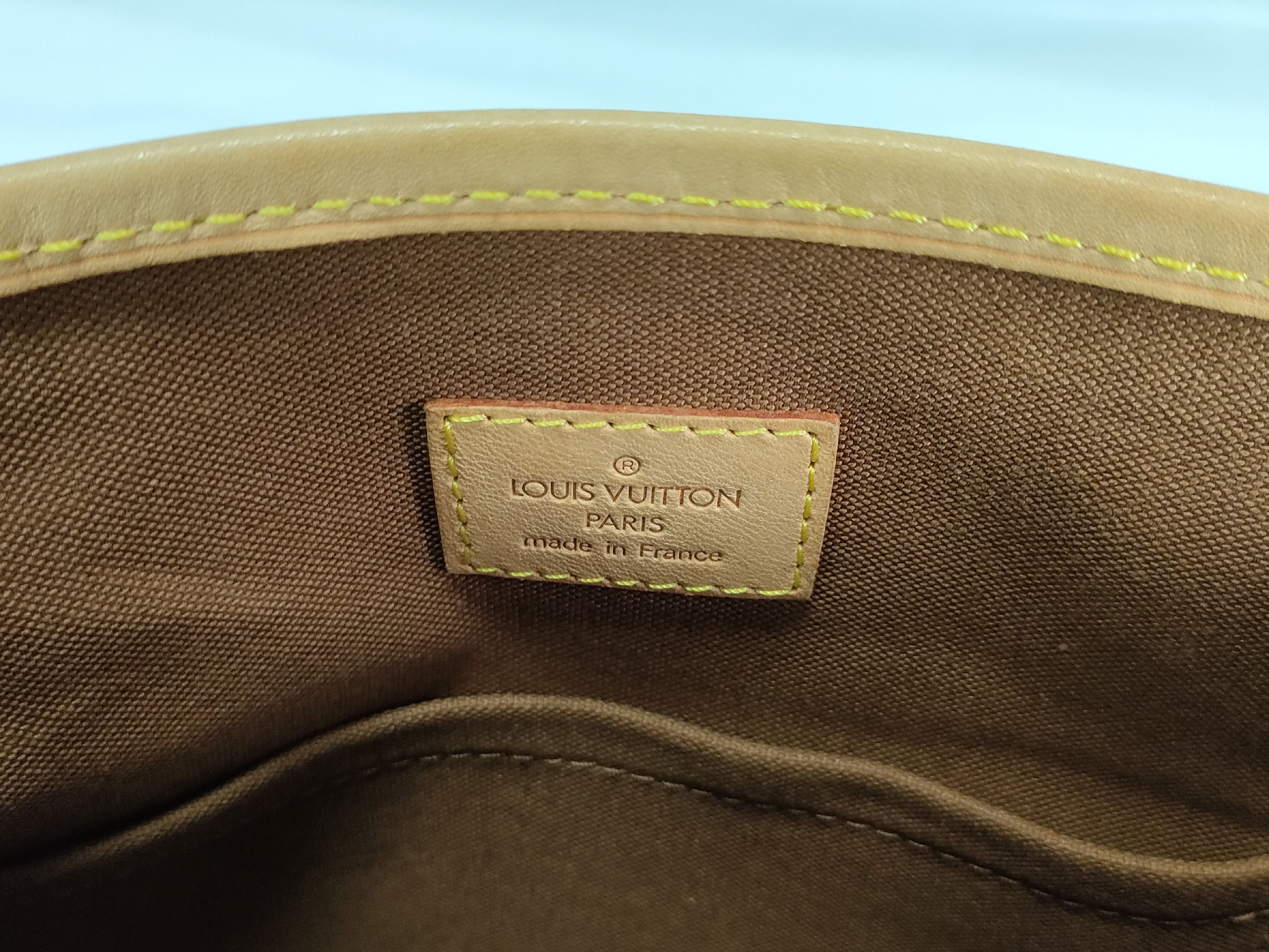 Monogram M51154 Batignolles Horizontal Handbag — view 11