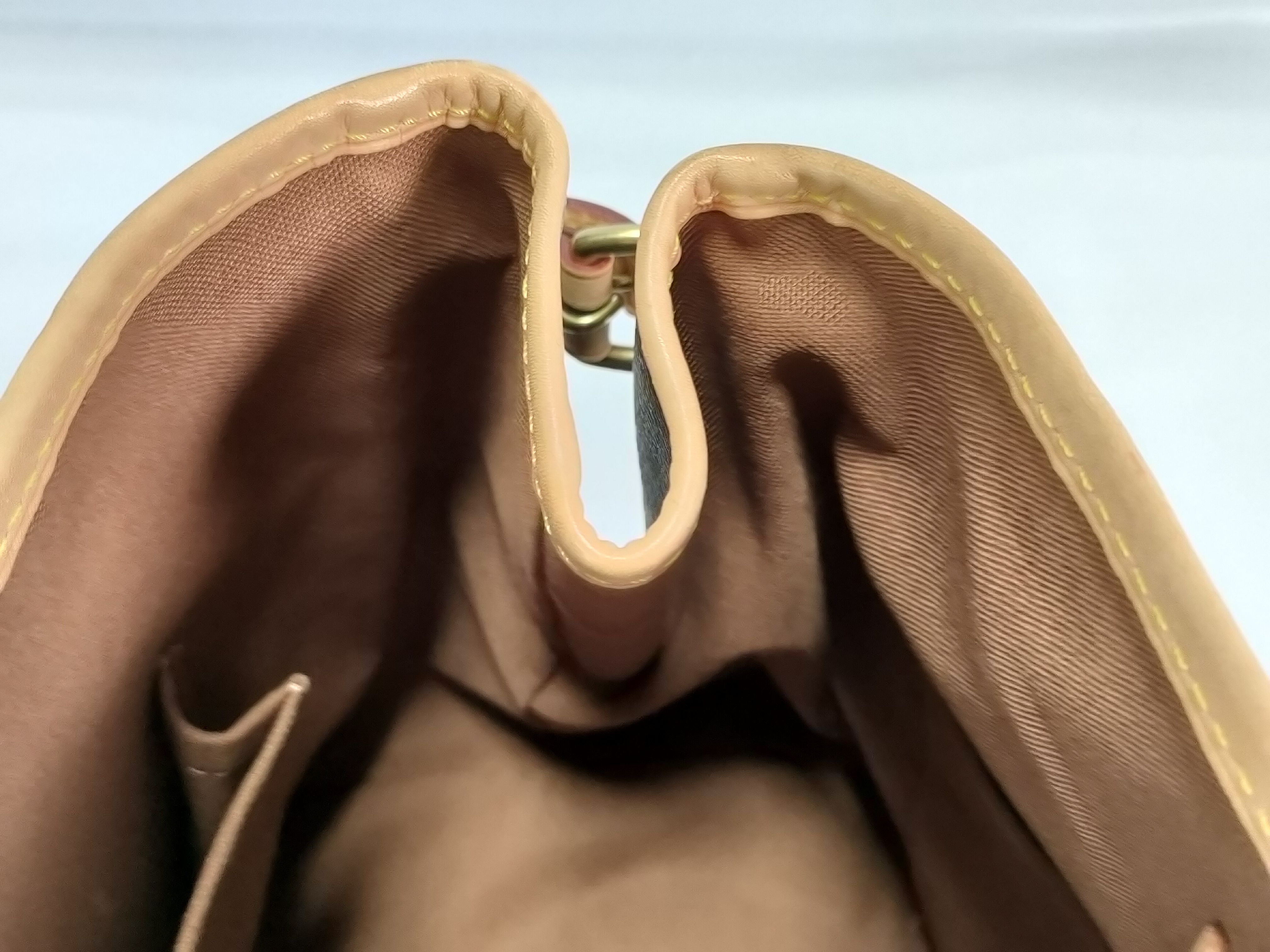 Monogram M51154 Batignolles Horizontal Handbag — view 10