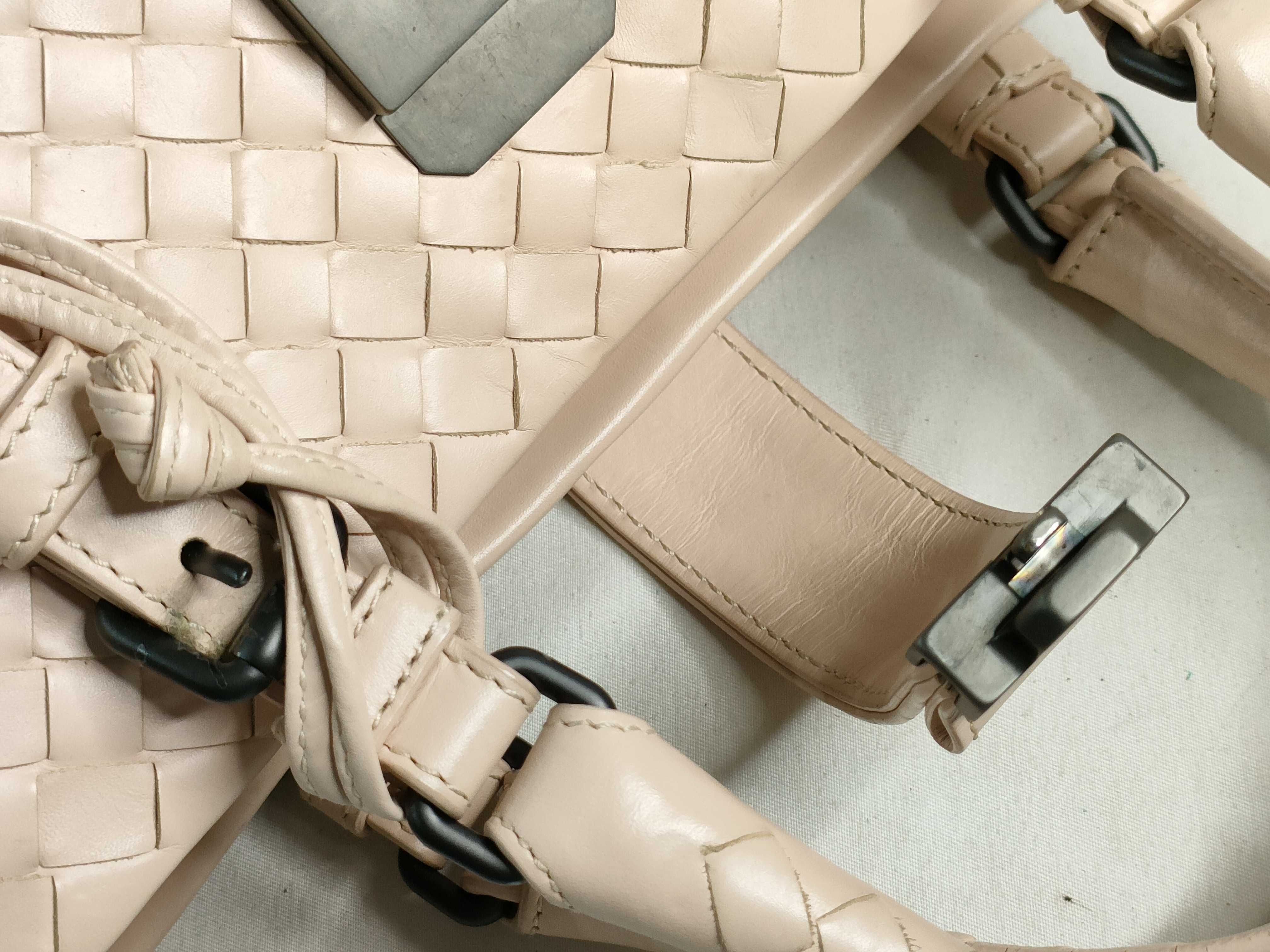 Intrecciato ID- Cow Skin Intrecciato Roma 2-Way Handbag Pink B05178771L Handbag — view 9