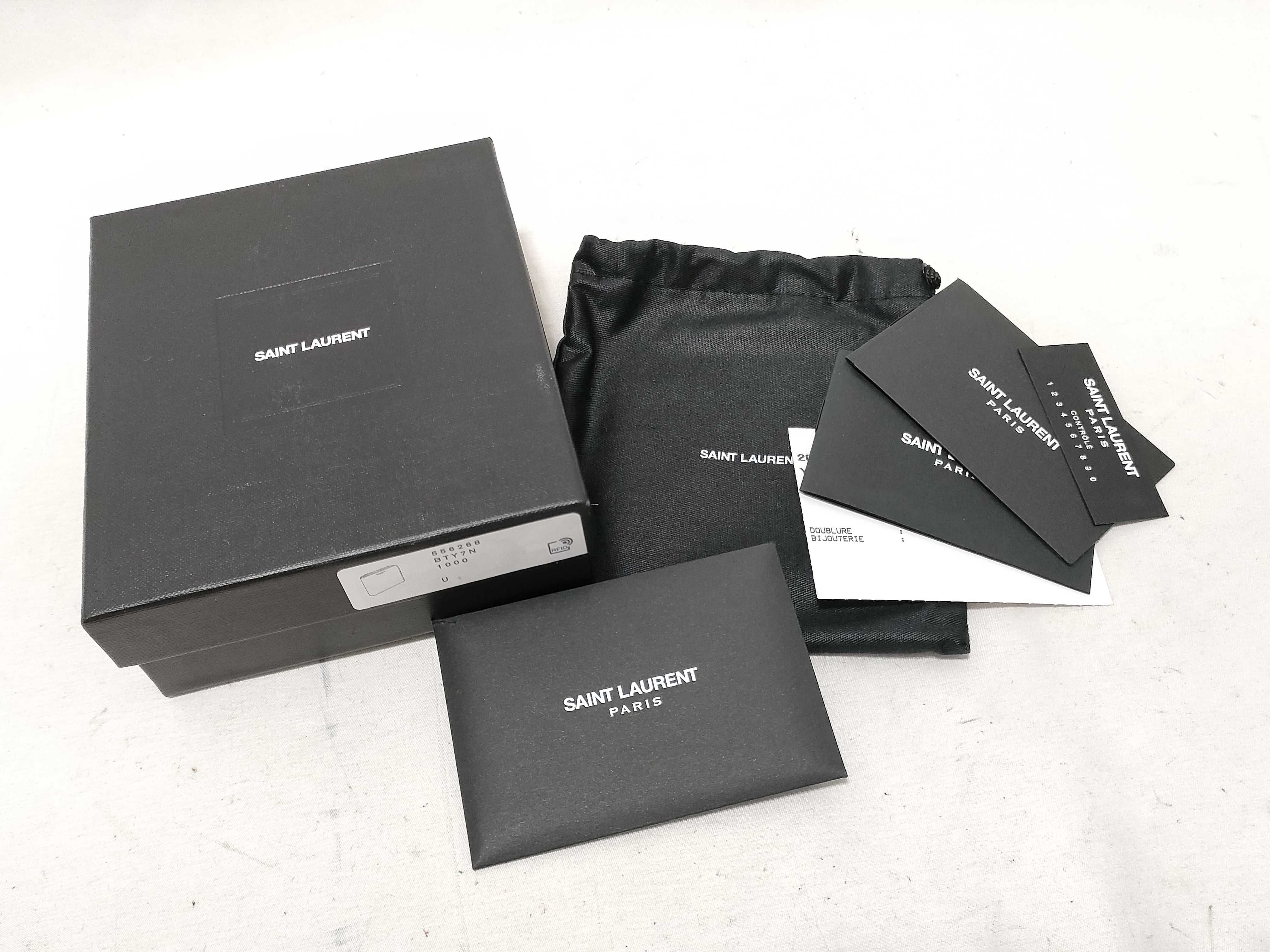 Bi-fold Wallet L-shaped Leather Wallet — view 15