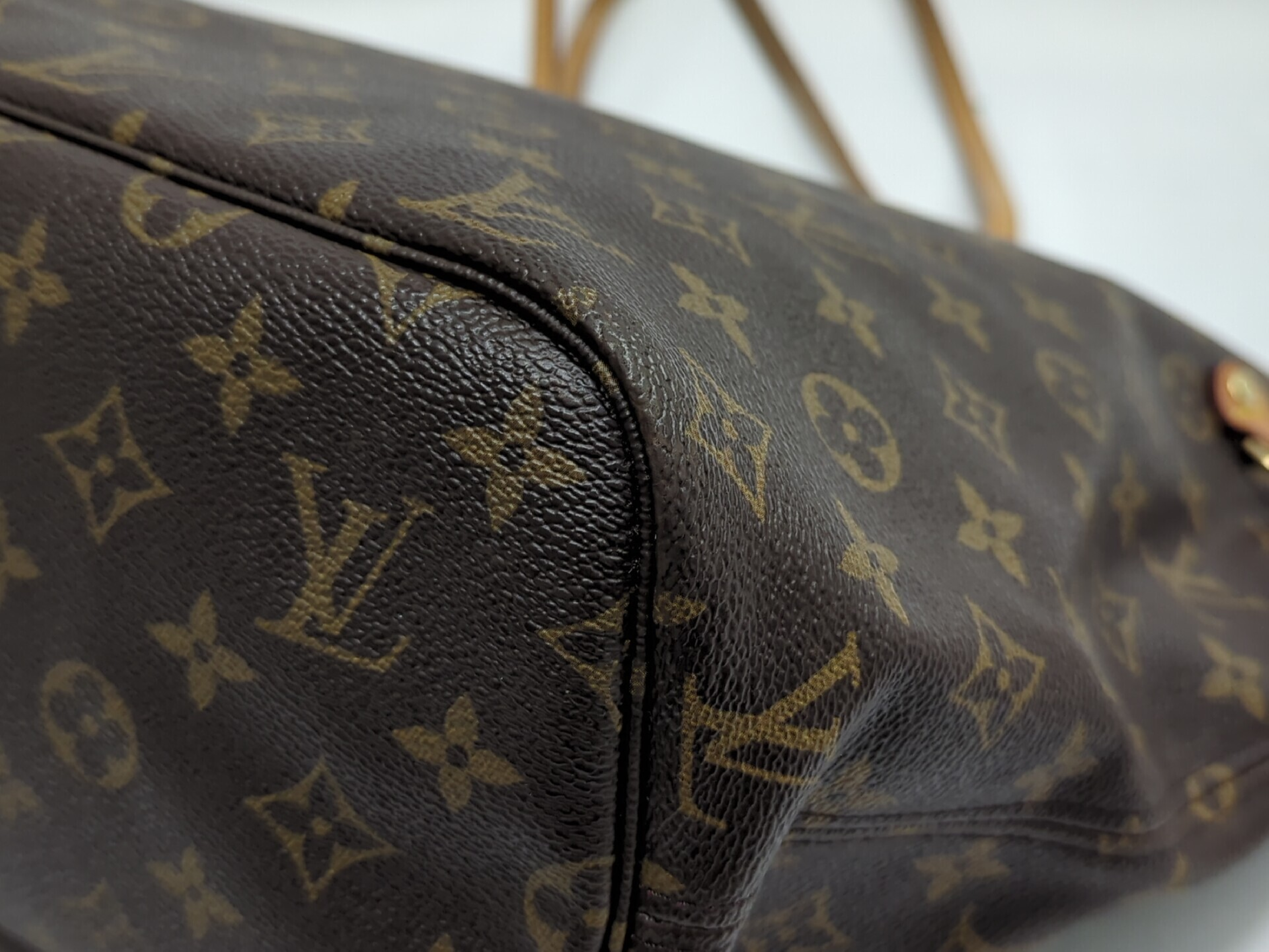 M40996 Monogram Neverfull MM Tote Bag — view 4