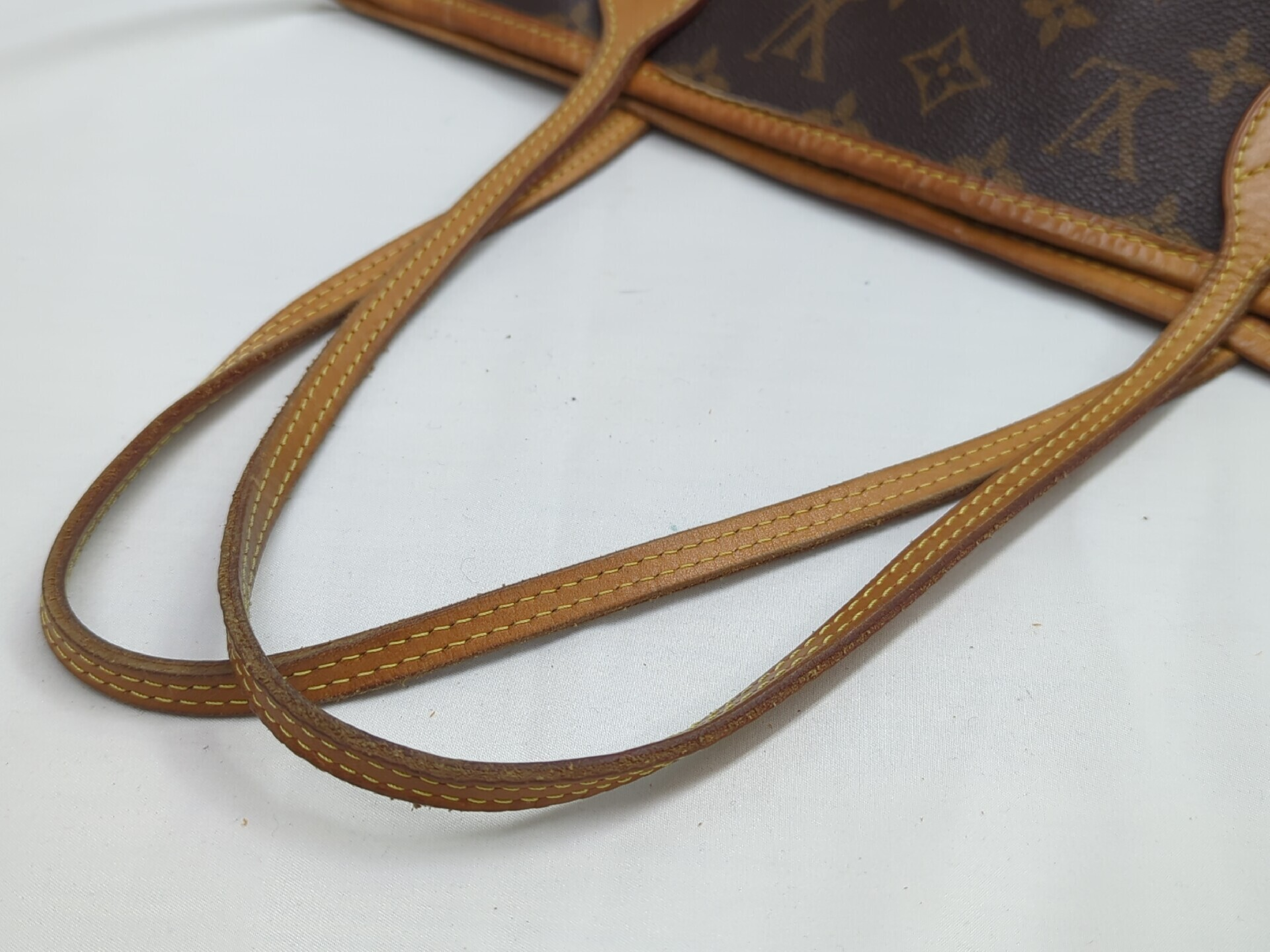 M40996 Monogram Neverfull MM Tote Bag — view 6