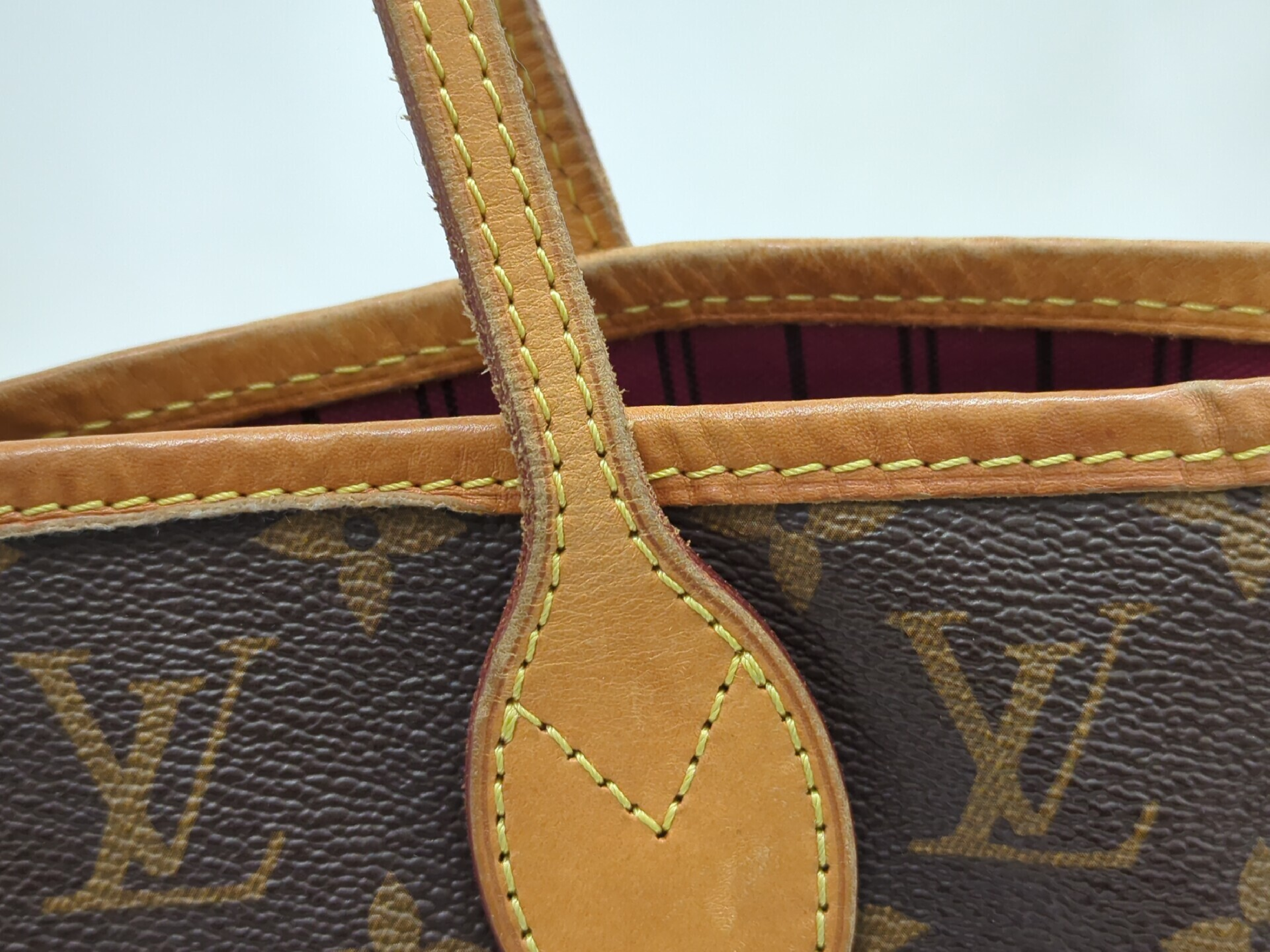 M40996 Monogram Neverfull MM Tote Bag — view 8
