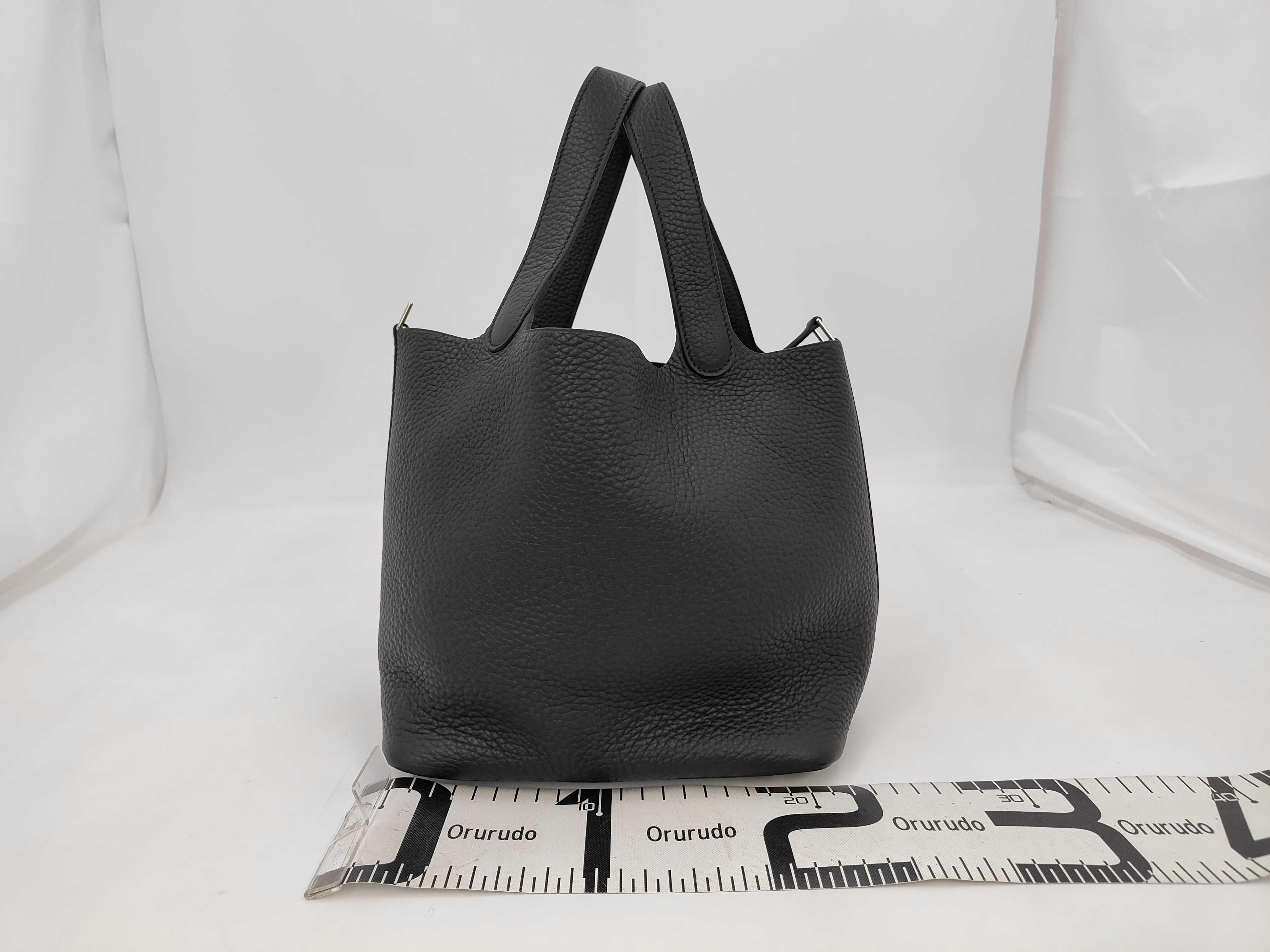 Picotin Lock MM Taurillon Leather, Black, Silver Hardware, B Stamp, Handbag — view 2