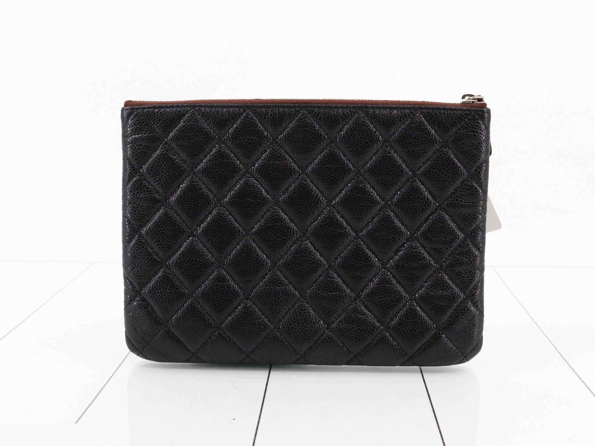 Matelassé clutch bag, caviar leather, black — view 2