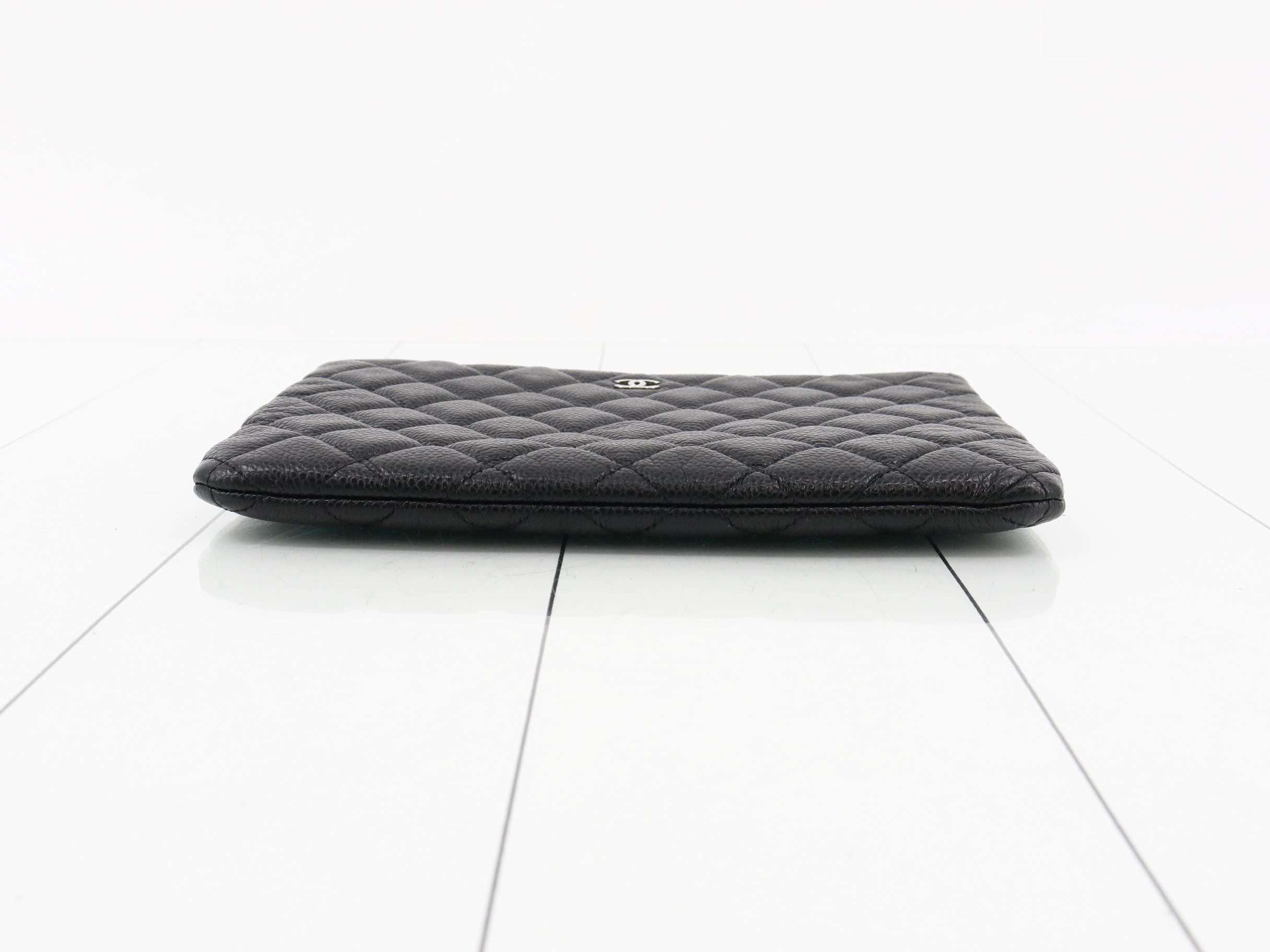 Matelassé clutch bag, caviar leather, black — view 3