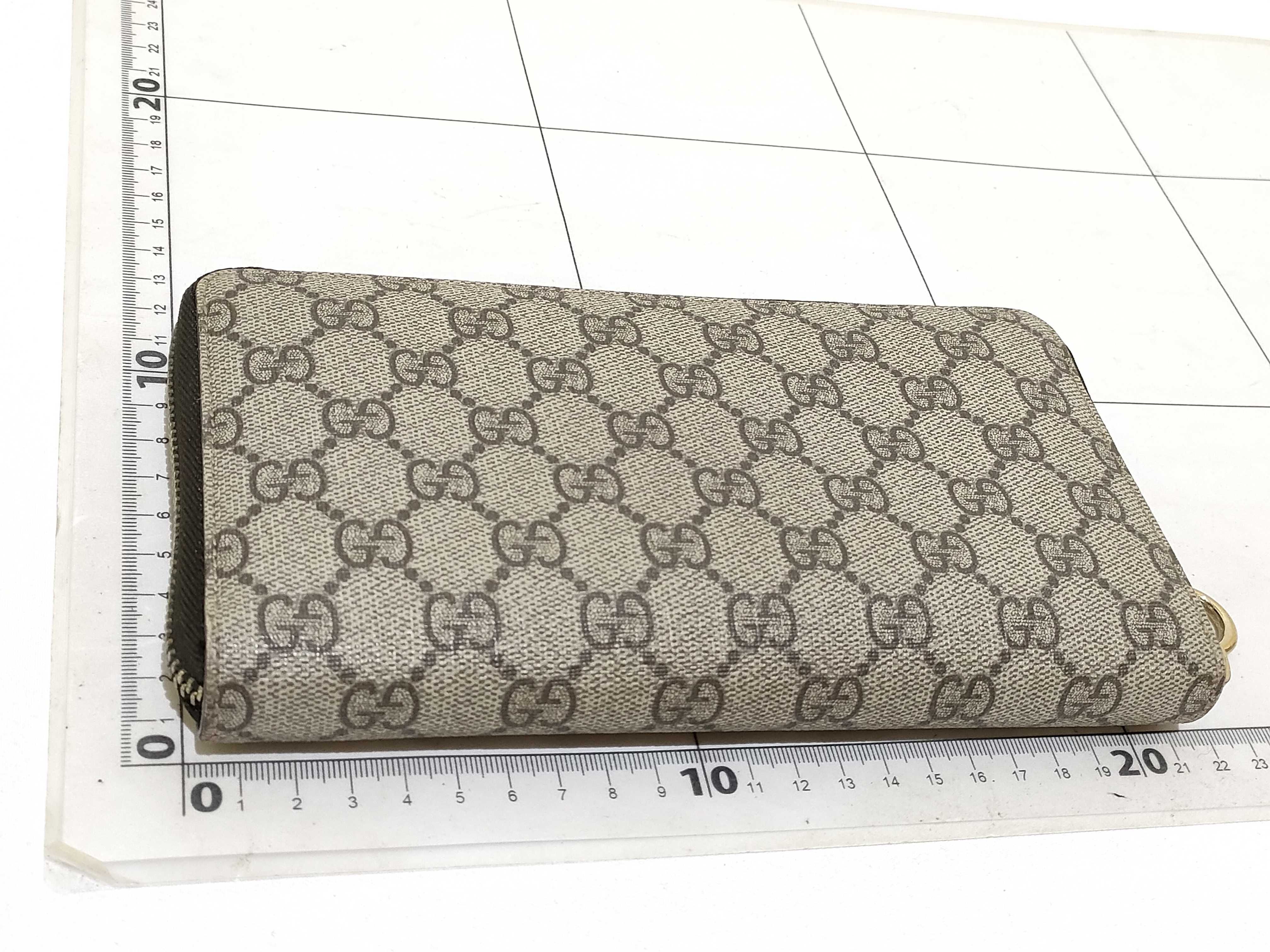 GG Supreme Gucci Wallet — view 2
