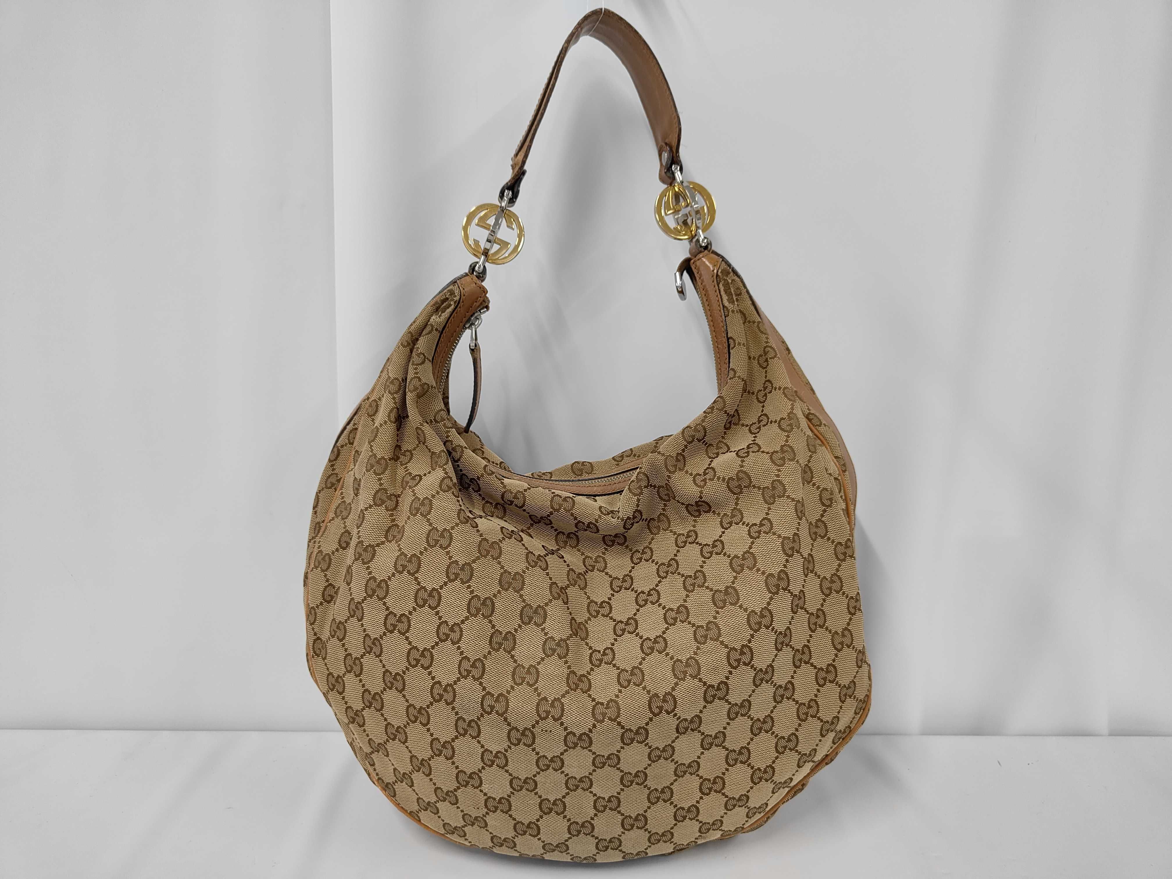 GG Canvas Shoulder Bag