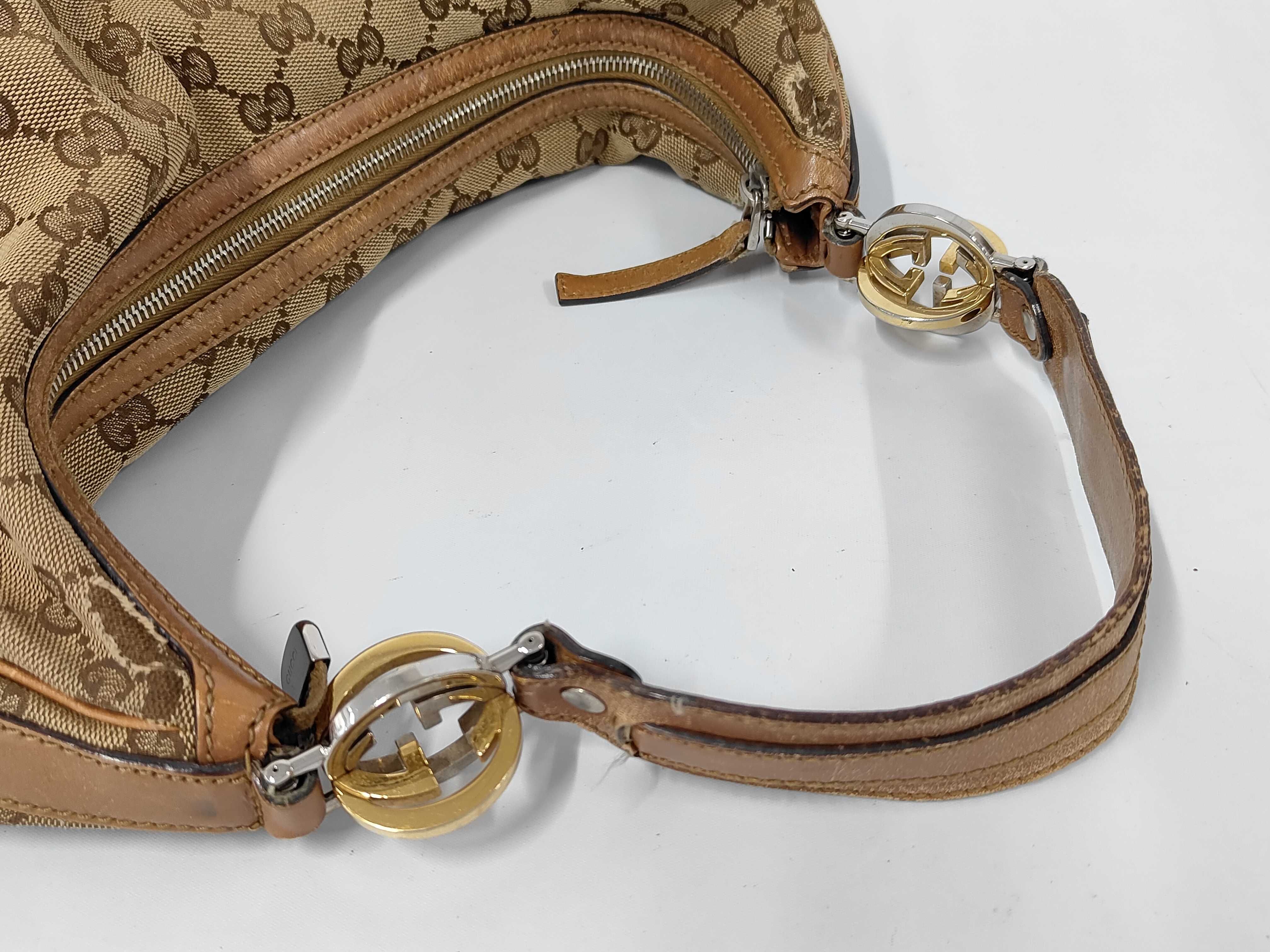 GG Canvas Shoulder Bag — view 3